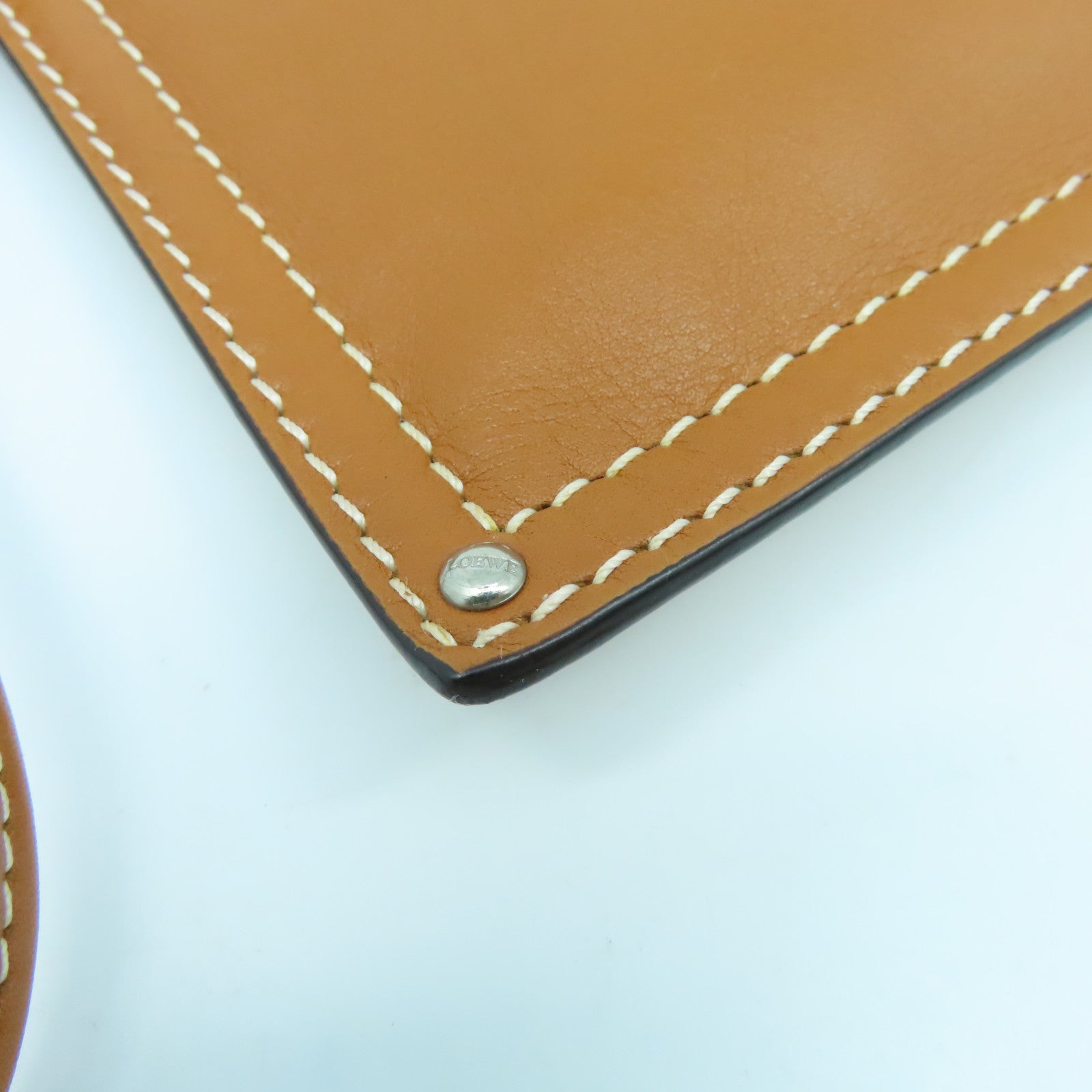 LOEWE 牛皮皮革Shoulder Bag銀扣肩背袋啡色