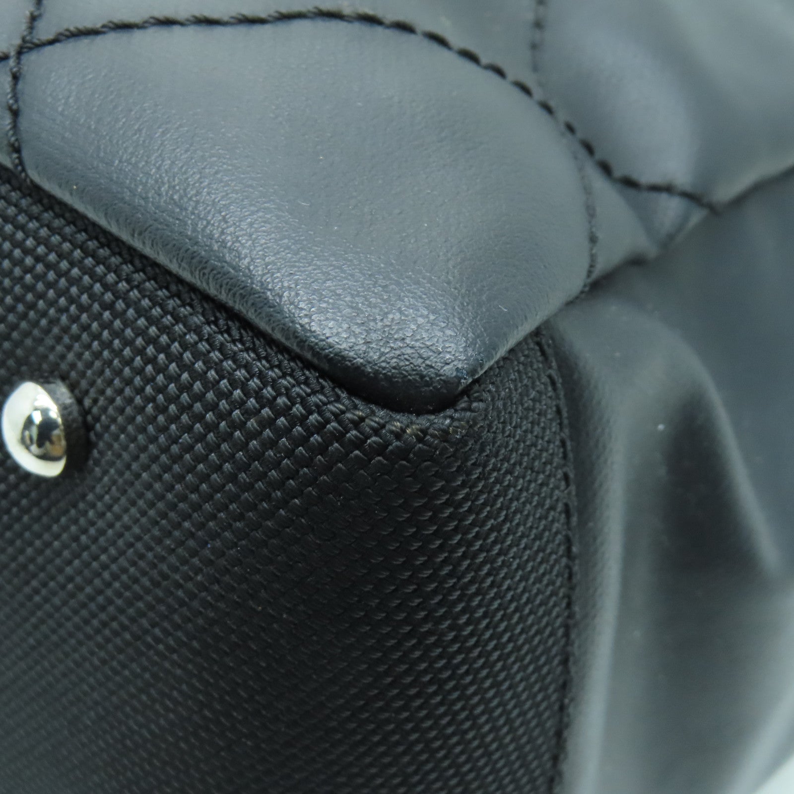 CHANEL 牛皮皮革Totebag銀扣手挽袋黑色