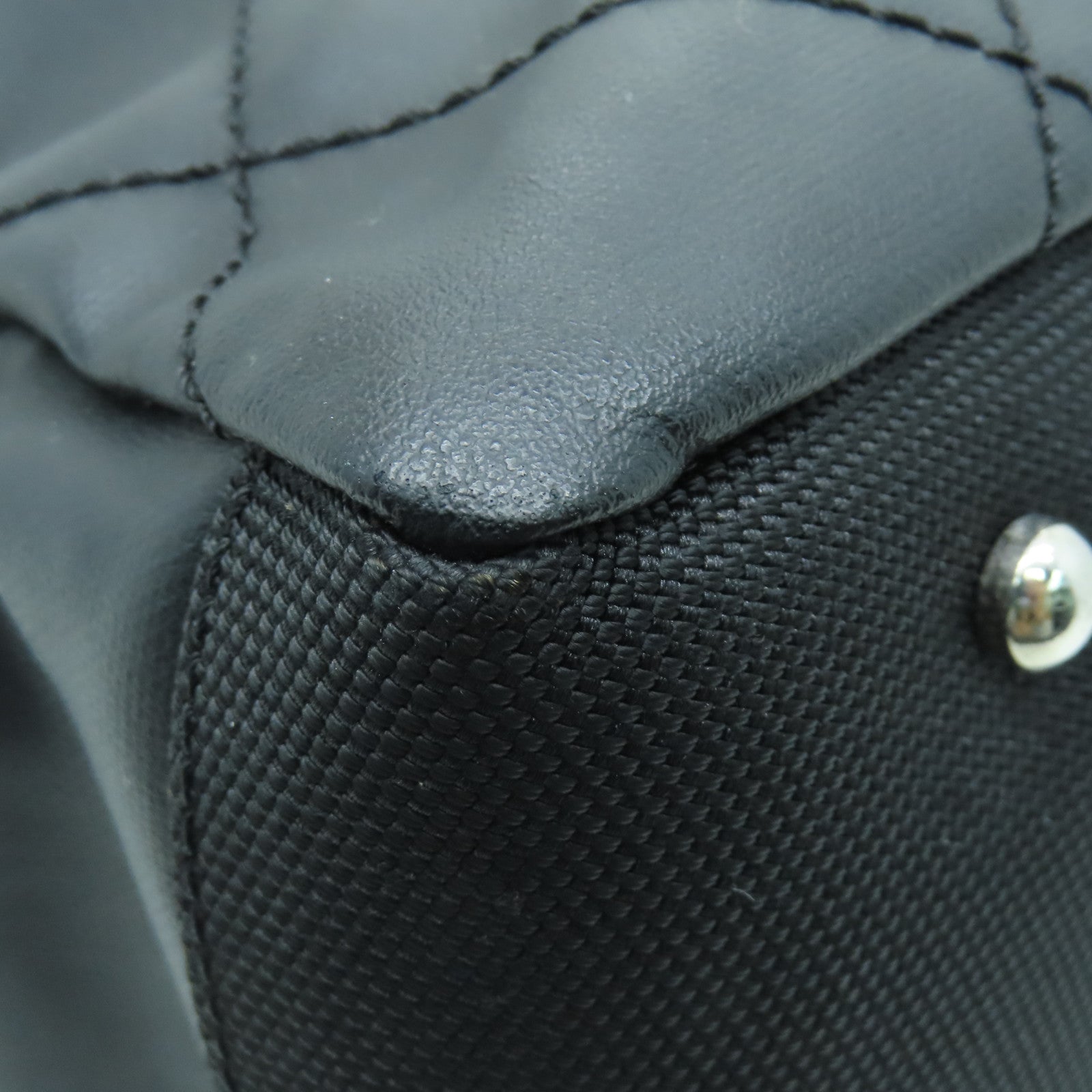 CHANEL 牛皮皮革Totebag銀扣手挽袋黑色