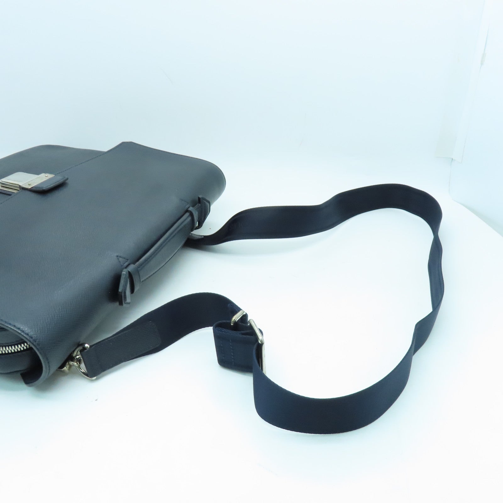LOUIS VUITTON cowhide leather Vassili PM silver buckle shoulder bag black