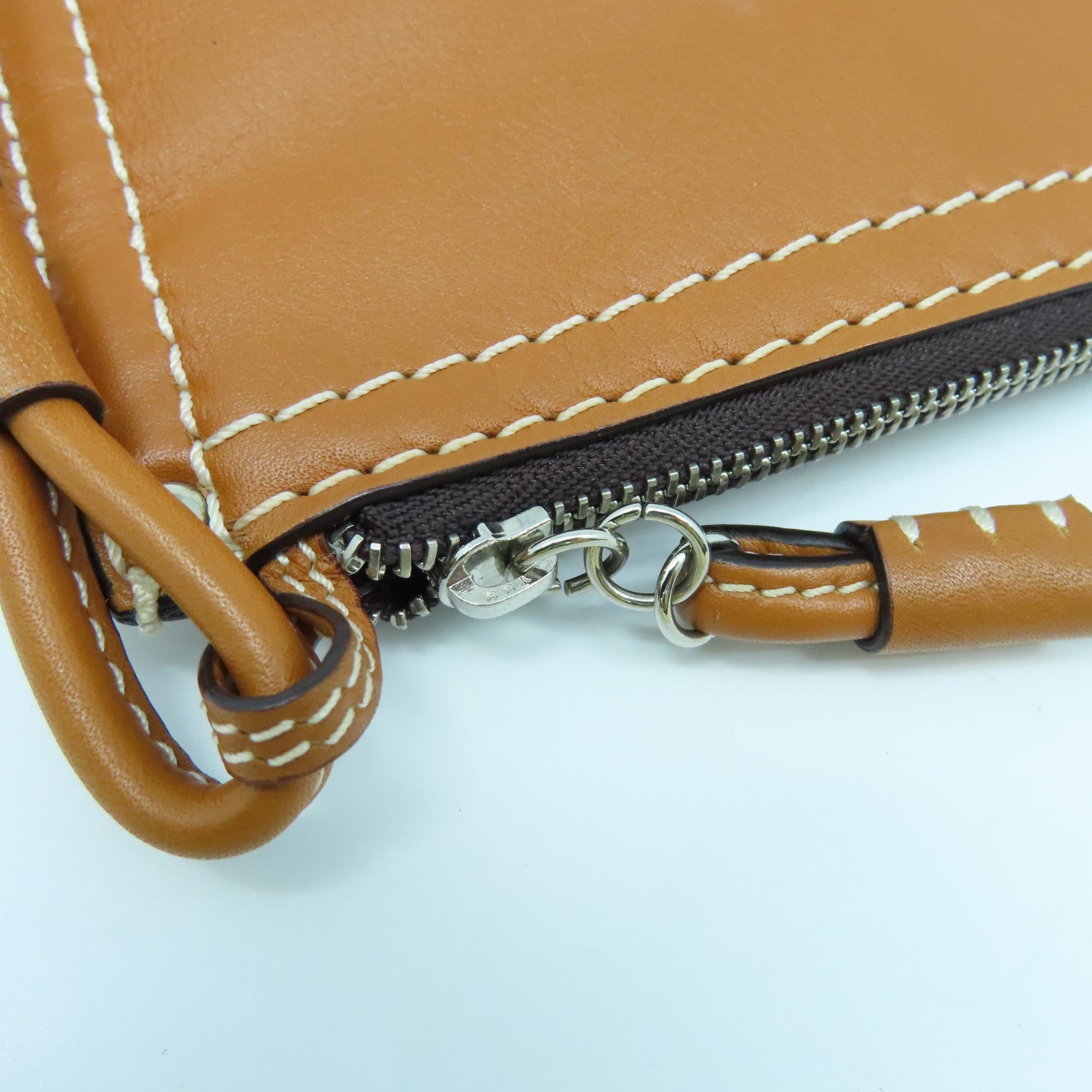 LOEWE 牛皮皮革Shoulder Bag銀扣肩背袋啡色