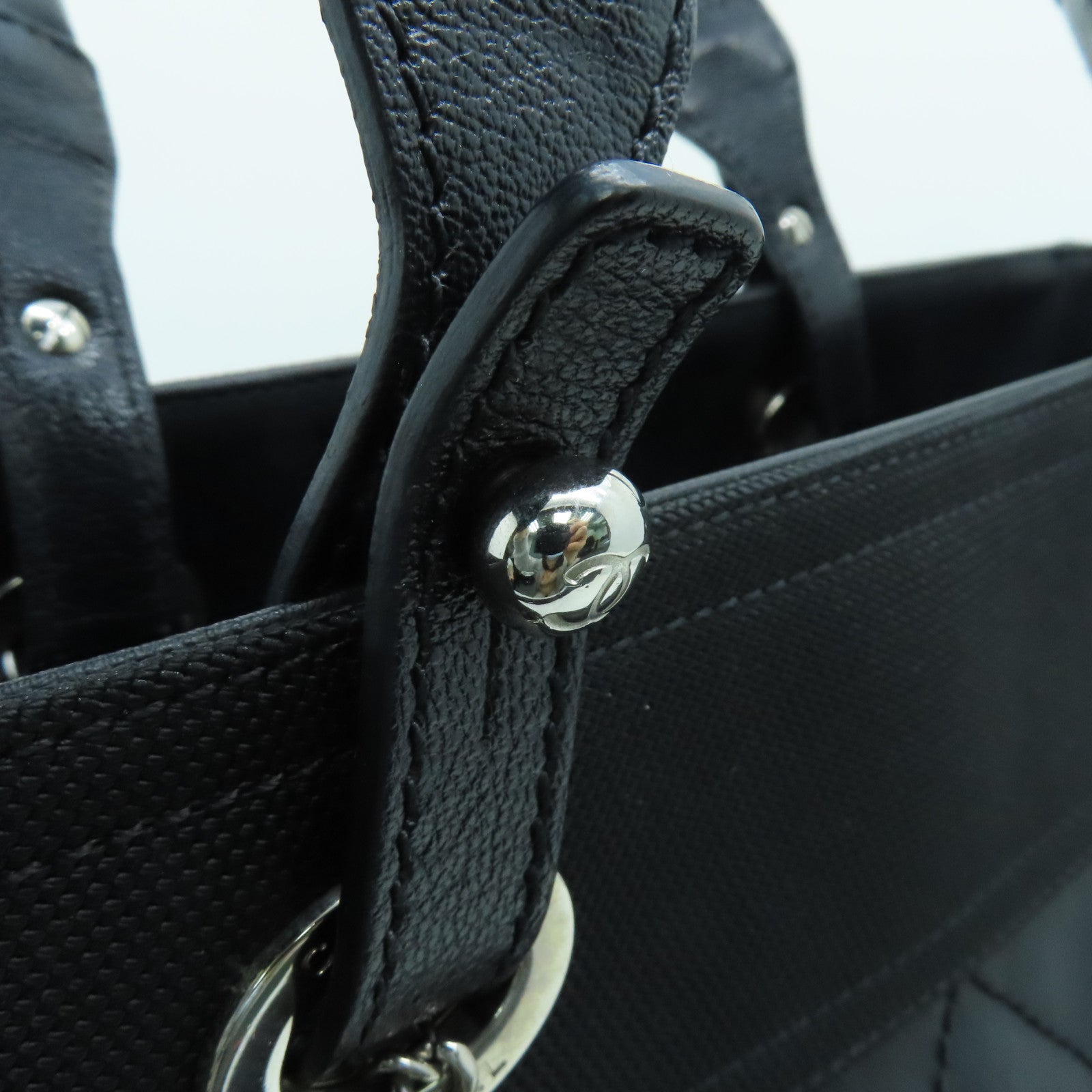 CHANEL 牛皮皮革Totebag銀扣手挽袋黑色