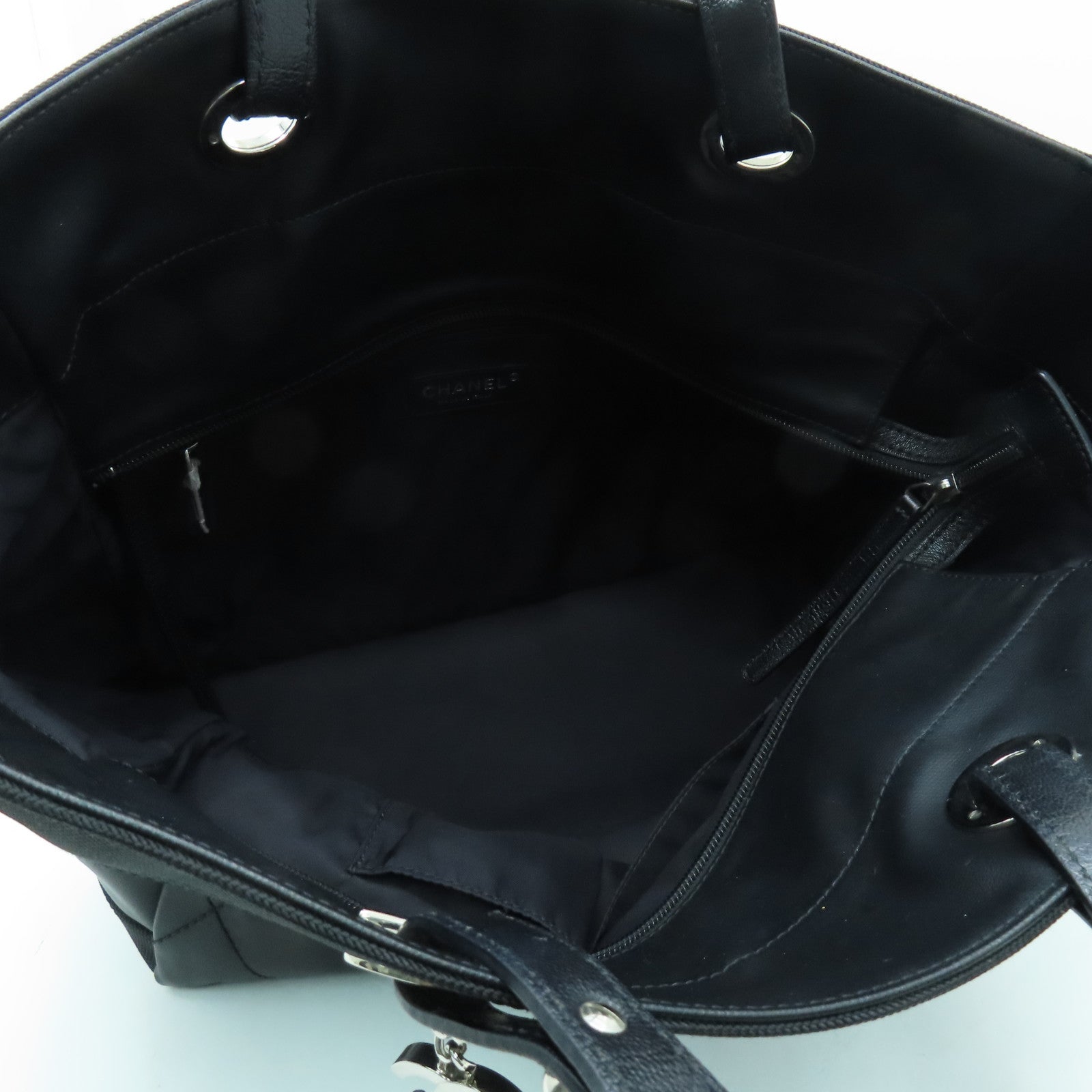 CHANEL 牛皮皮革Totebag銀扣手挽袋黑色