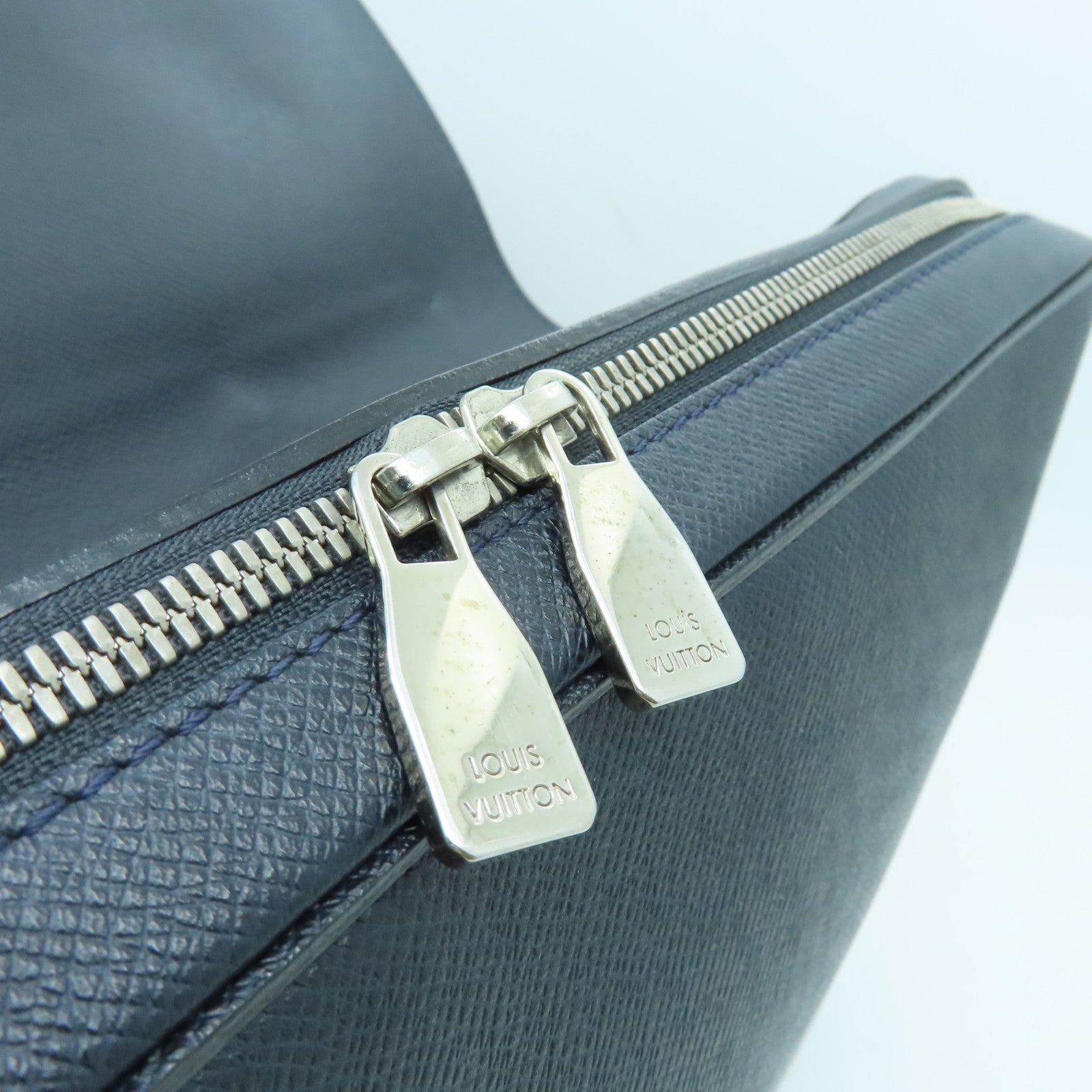 LOUIS VUITTON cowhide leather Vassili PM silver buckle shoulder bag black