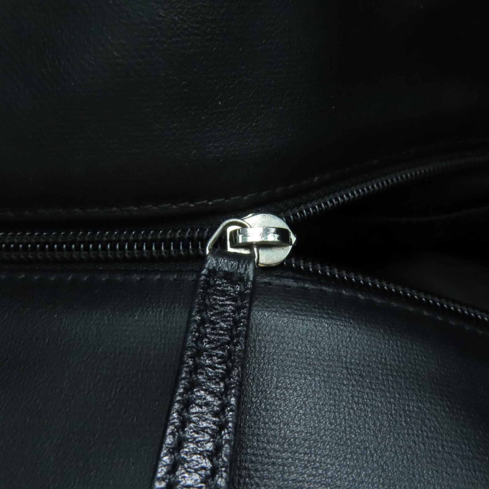 CHANEL 牛皮皮革Totebag銀扣手挽袋黑色