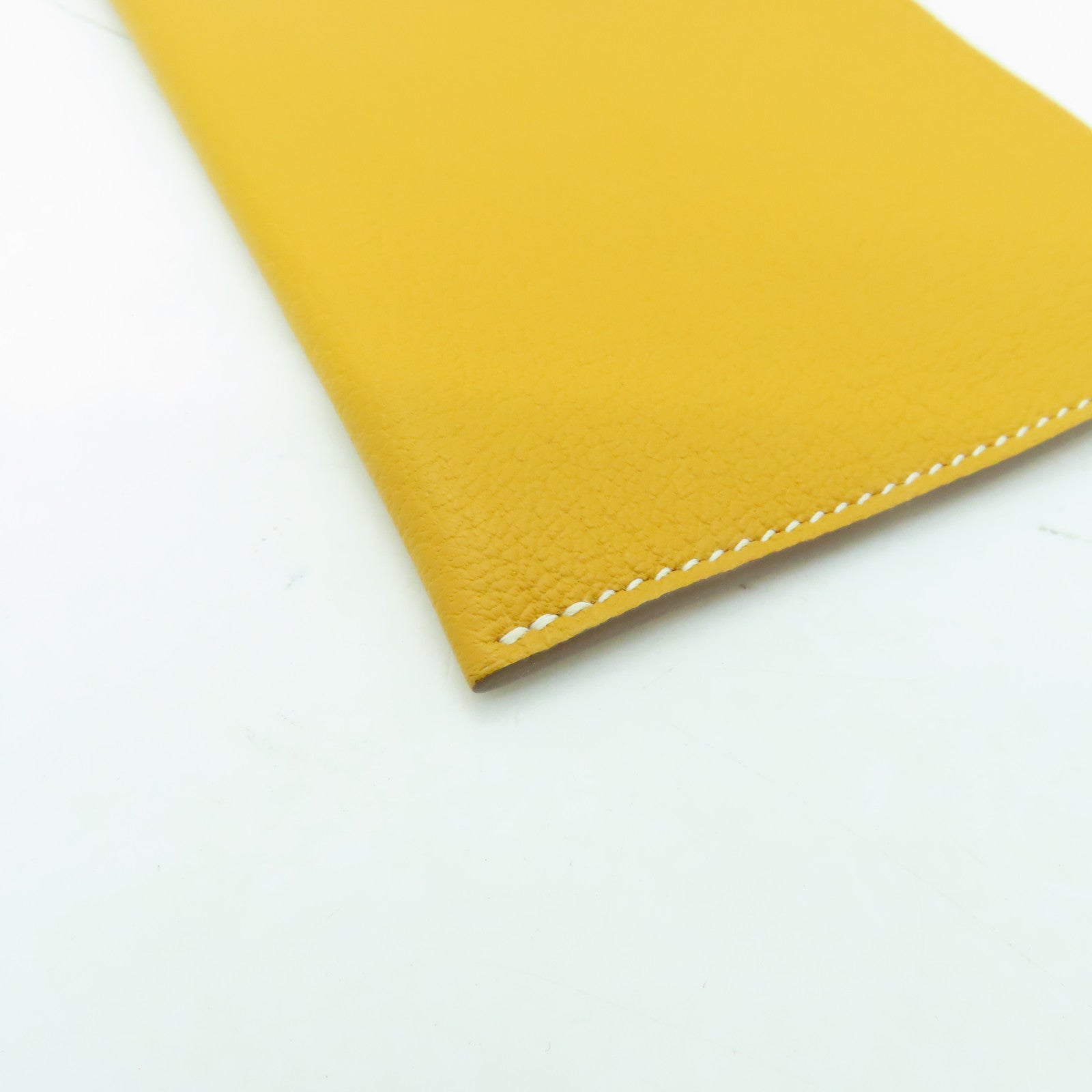 HERMES Evercolor皮革Passport Case銀扣護照套黃色