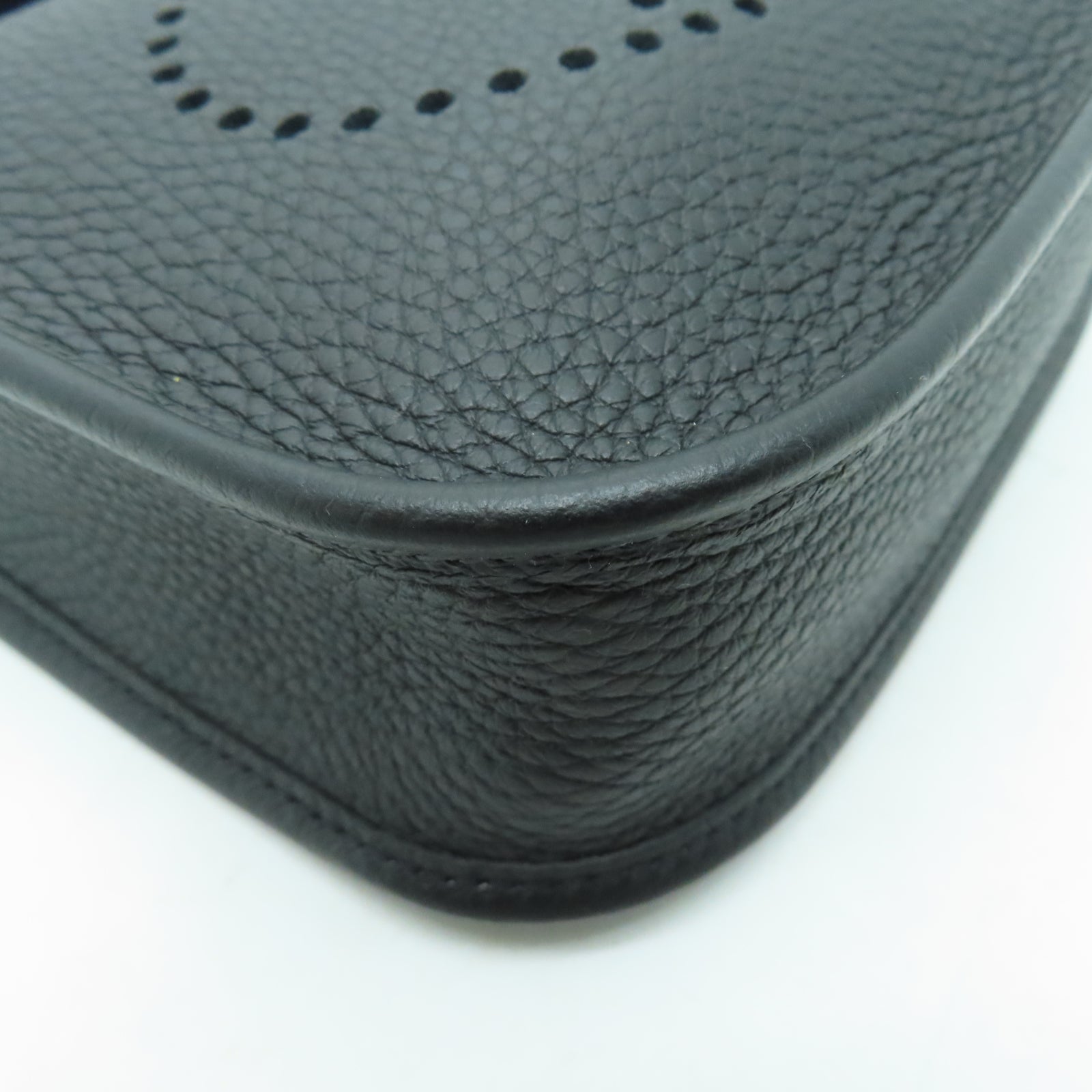 HERMES Clemence皮革Evelyne TPM銀扣肩背袋Noir黑色