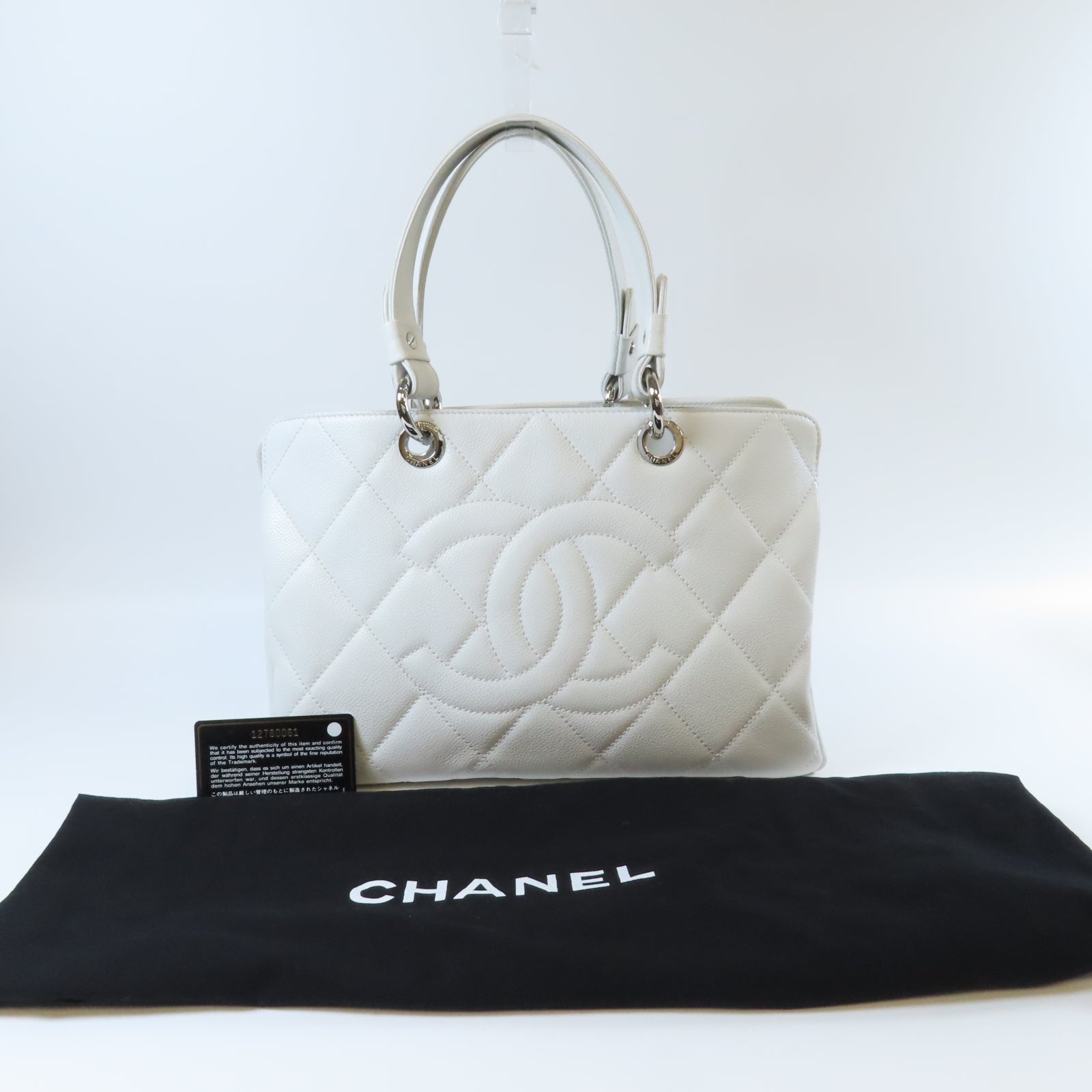 CHANEL 菱格Caviar皮革Chain Shoulder銀扣手挽袋白色