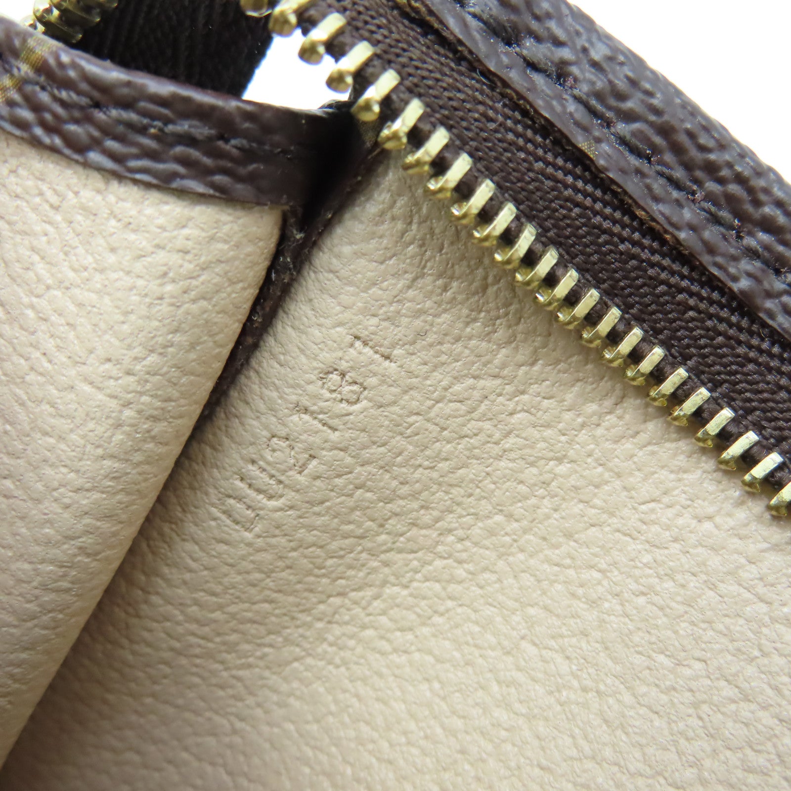 LOUIS VUITTON Monogram Poche Toilette Clutch Bag金扣手拿包棕色