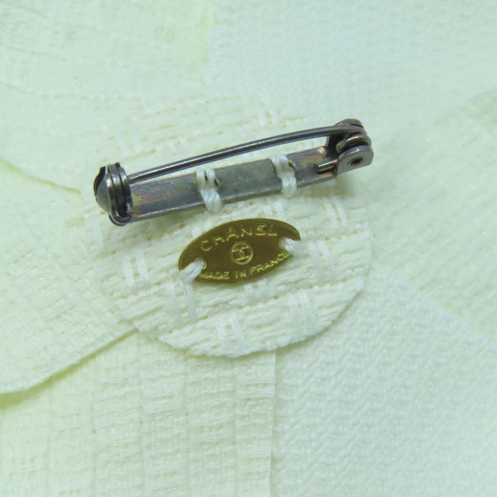CHANEL 帆布Brooch胸針白色
