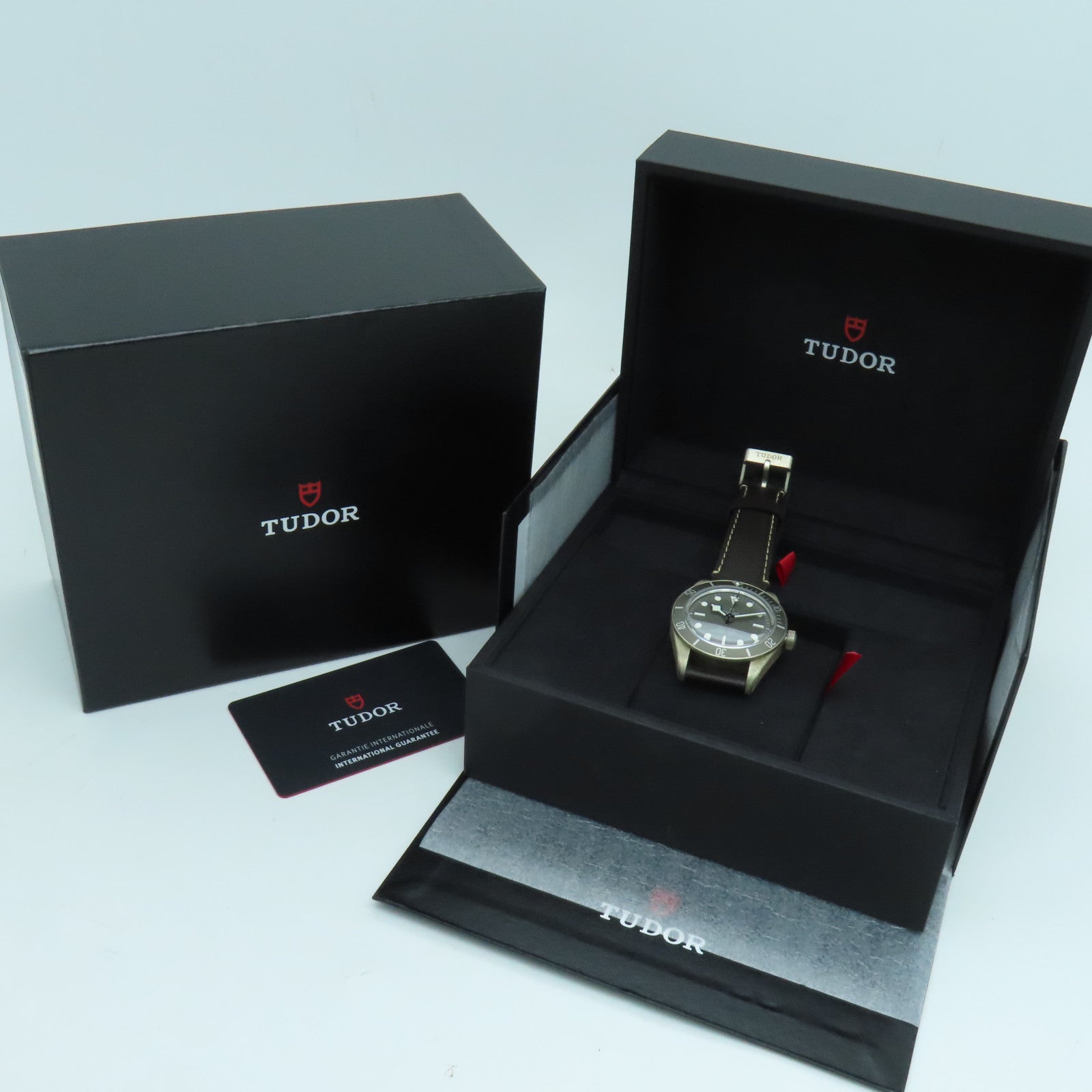 TUDOR Black Bay Fifty-Eight手錶自動機芯灰色