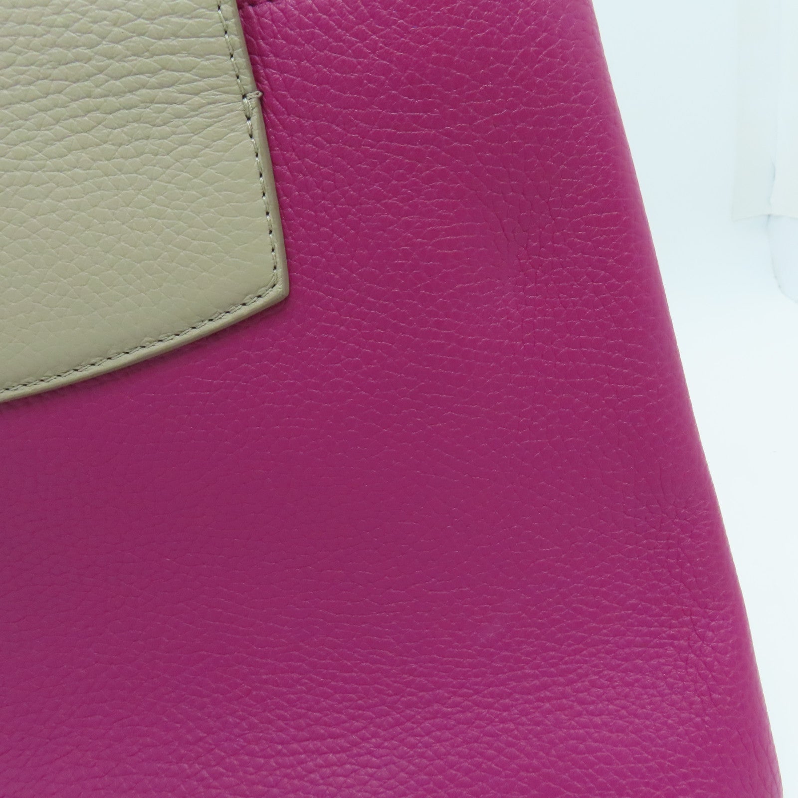 LOUIS VUITTON 牛皮皮革Capucines MM銀扣肩背袋粉紅色/卡其色/綠色