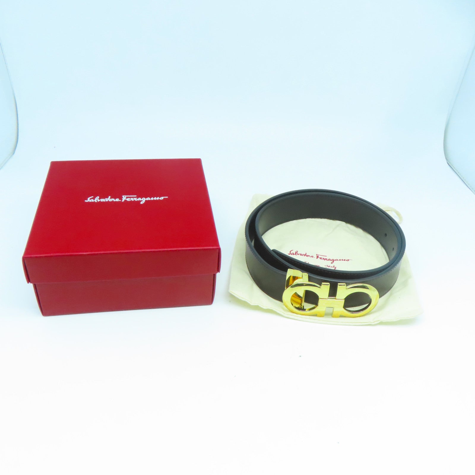 Salvatore Ferragamo 牛皮皮革Belt 90cm金扣皮帶黑色