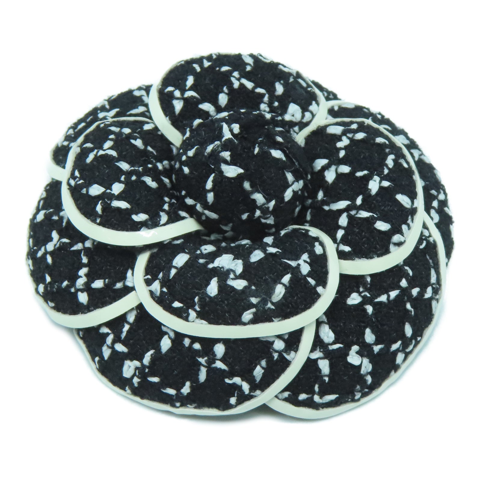 CHANEL 斜紋軟呢Brooch胸針黑色/白色