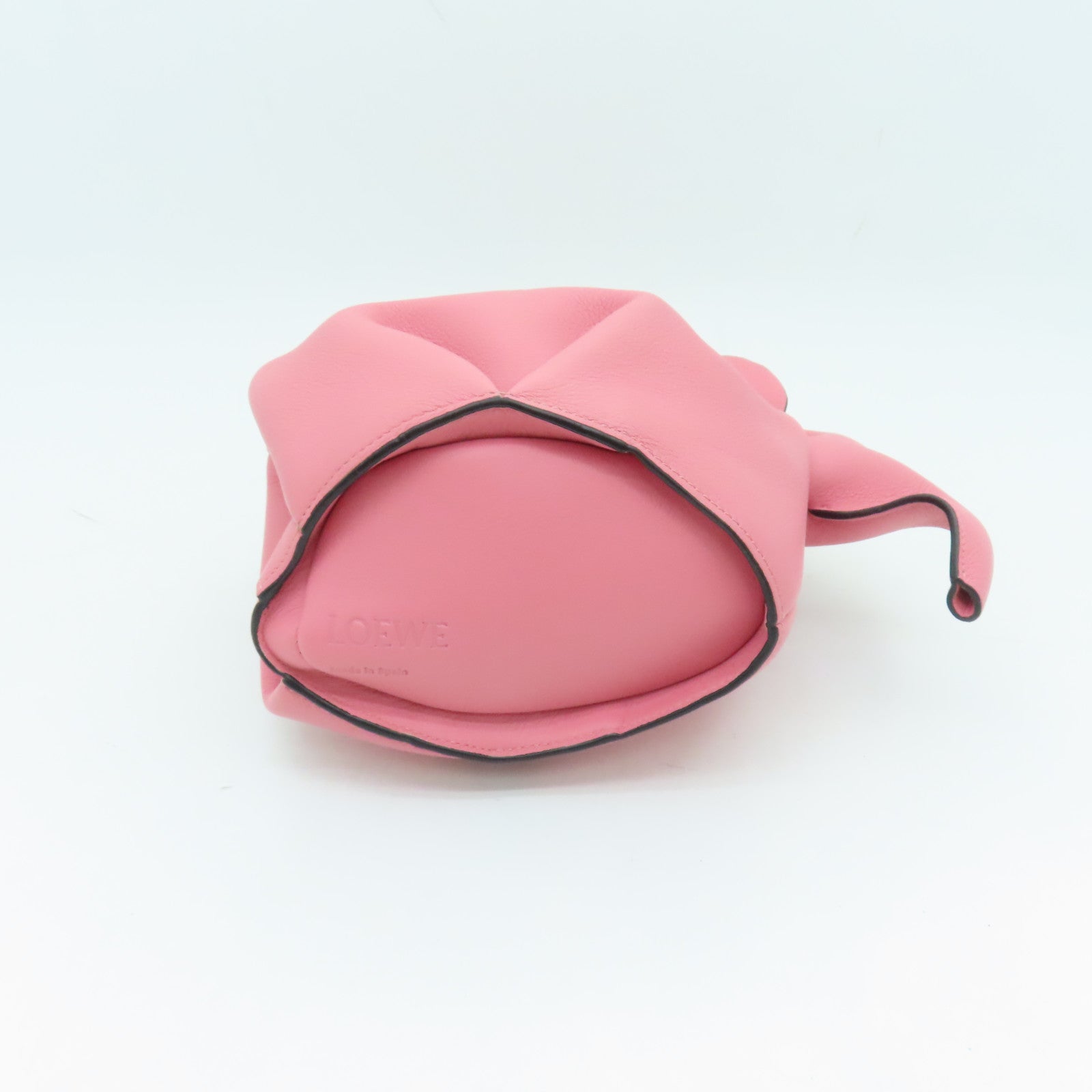 LOEWE 牛皮皮革Elephant Bag银扣肩背袋粉红色
