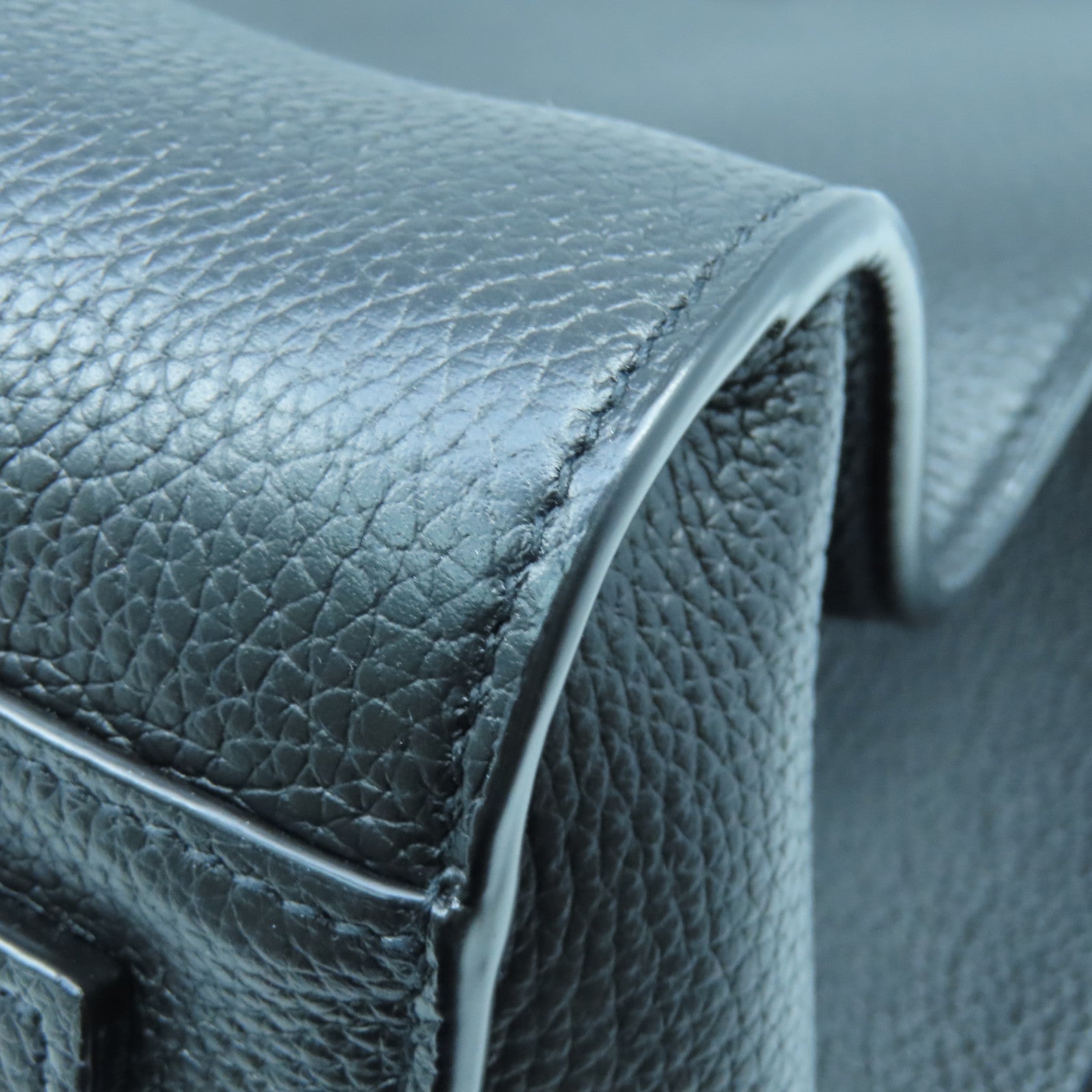 SAINT LAURENT 牛皮皮革Sac de Jour金扣手挽袋黑色