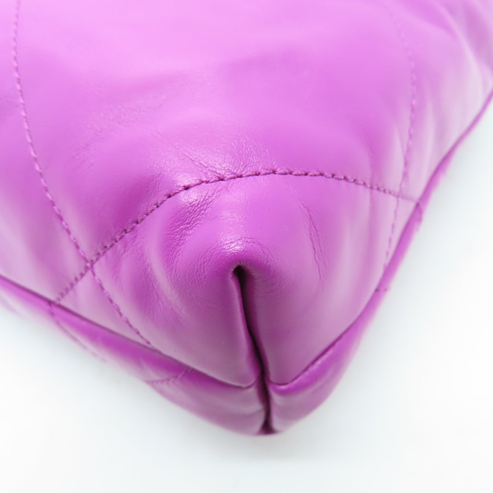 CHANEL 菱格牛皮皮革Mini Bag Chanel 22金扣鏈帶手挽肩背兩用袋