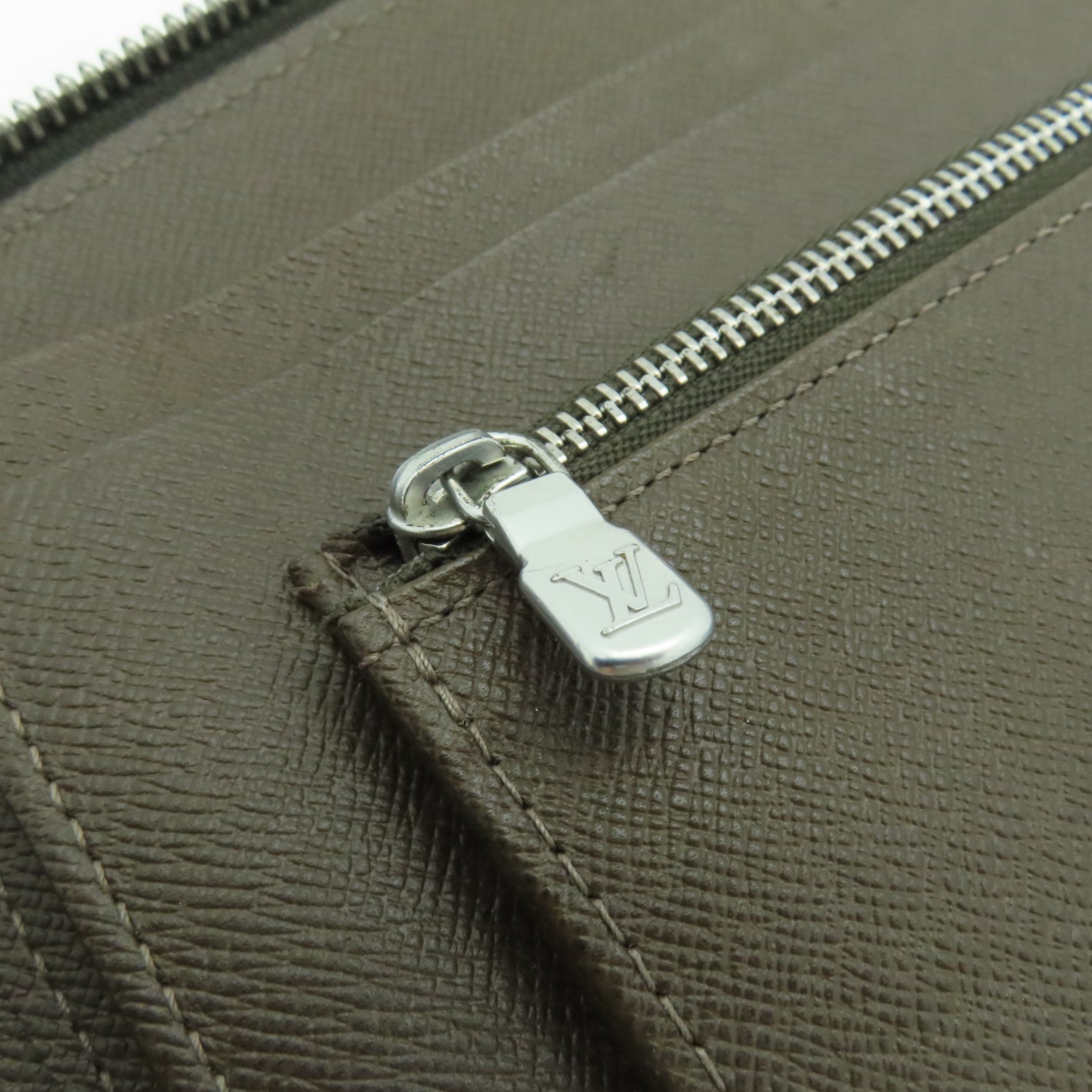 LOUIS VUITTON 【激減優惠】皮革Clutch Bag銀扣手拿包啡色
