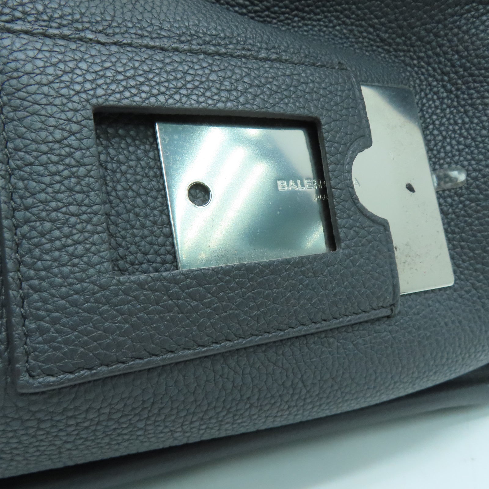 BALENCIAGA 牛皮皮革2 Way Shoulder银扣手挽肩背两用袋灰色