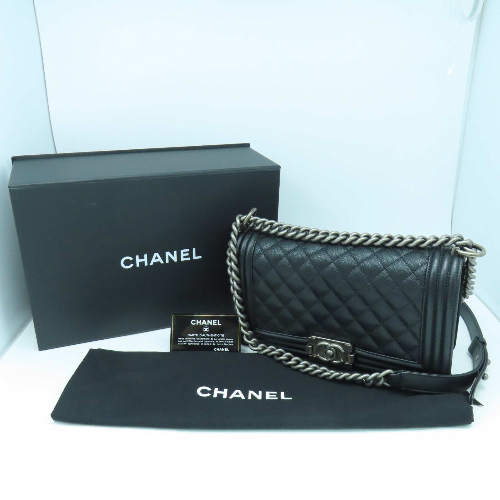CHANEL 菱格Caviar皮革Chanel Boy 25cm銀扣鏈帶肩背袋黑色