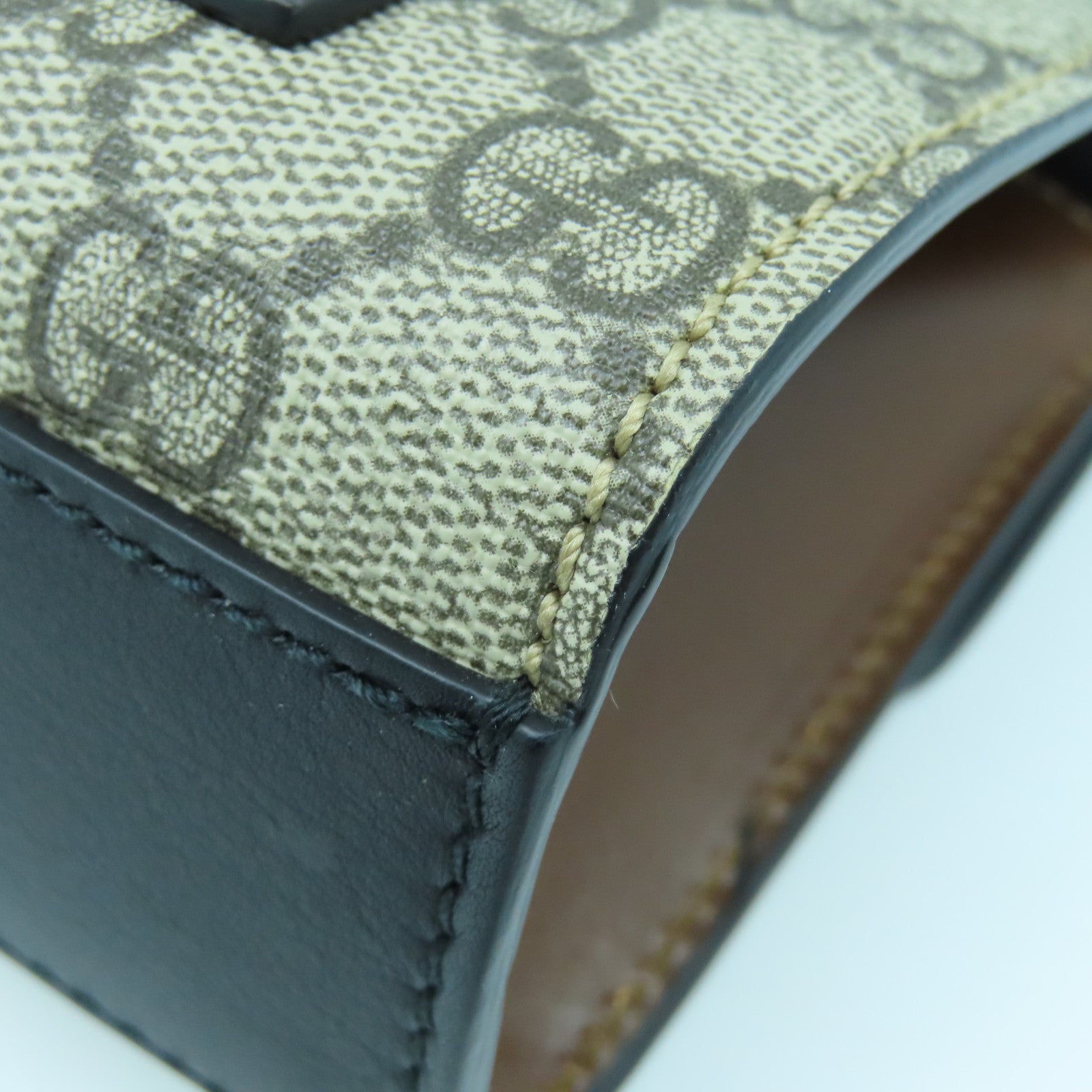 GUCCI 塗層皮革/牛皮皮革Padlock GG金扣鏈帶肩背袋黑色