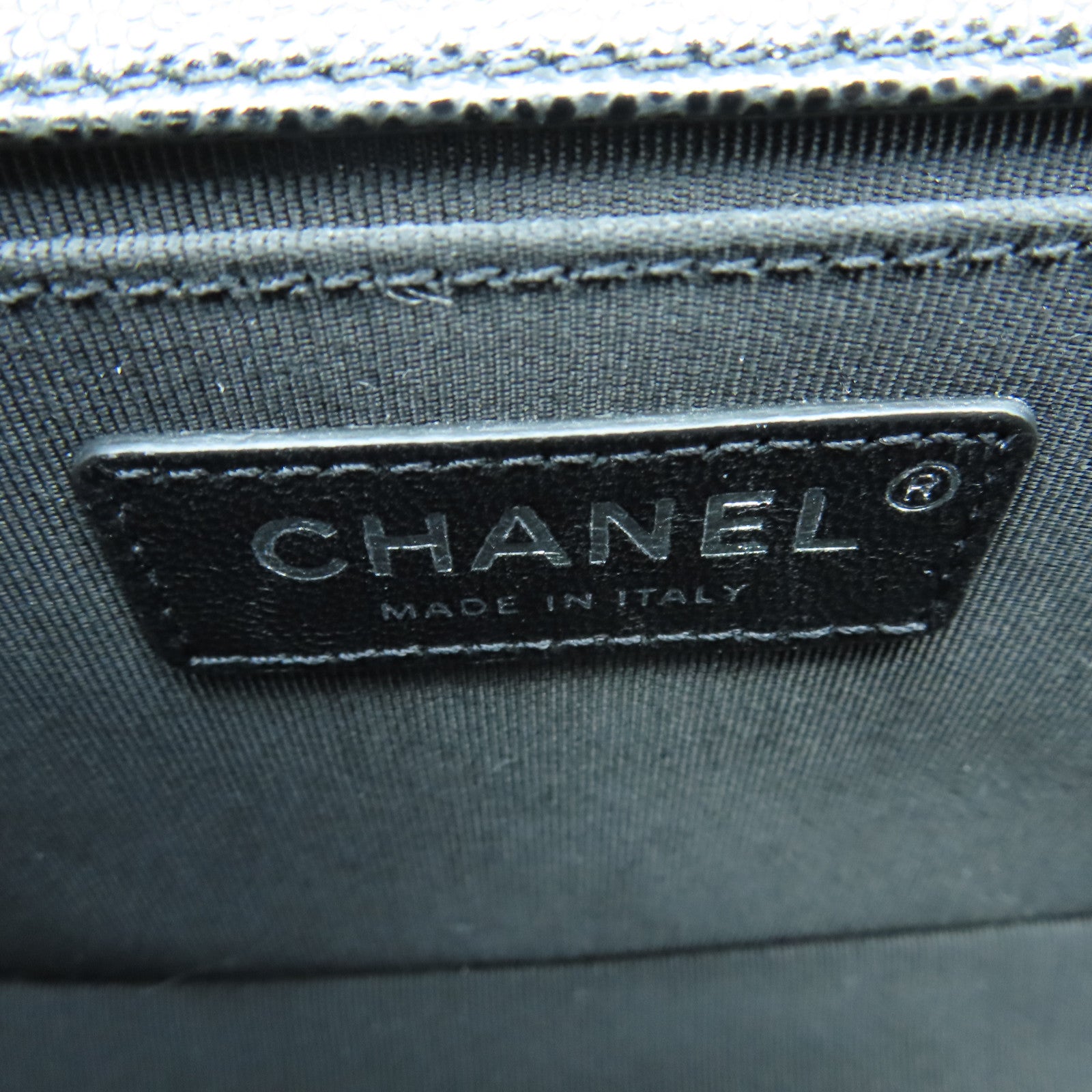 CHANEL 菱格Caviar皮革Chanel Boy 25cm銀扣鏈帶肩背袋黑色