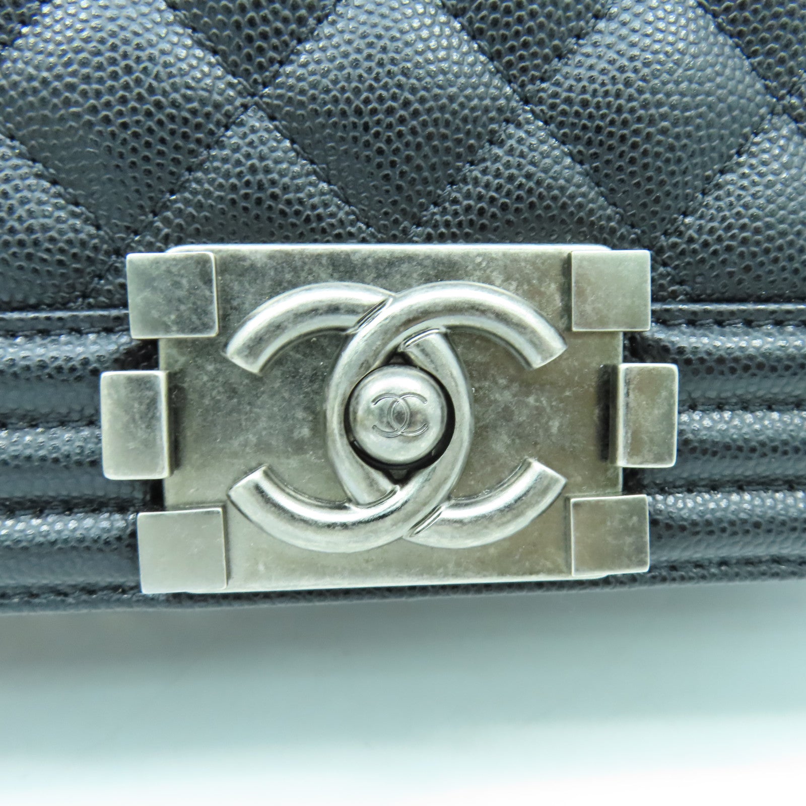 CHANEL 菱格Caviar皮革Chanel Boy 25cm銀扣鏈帶肩背袋黑色