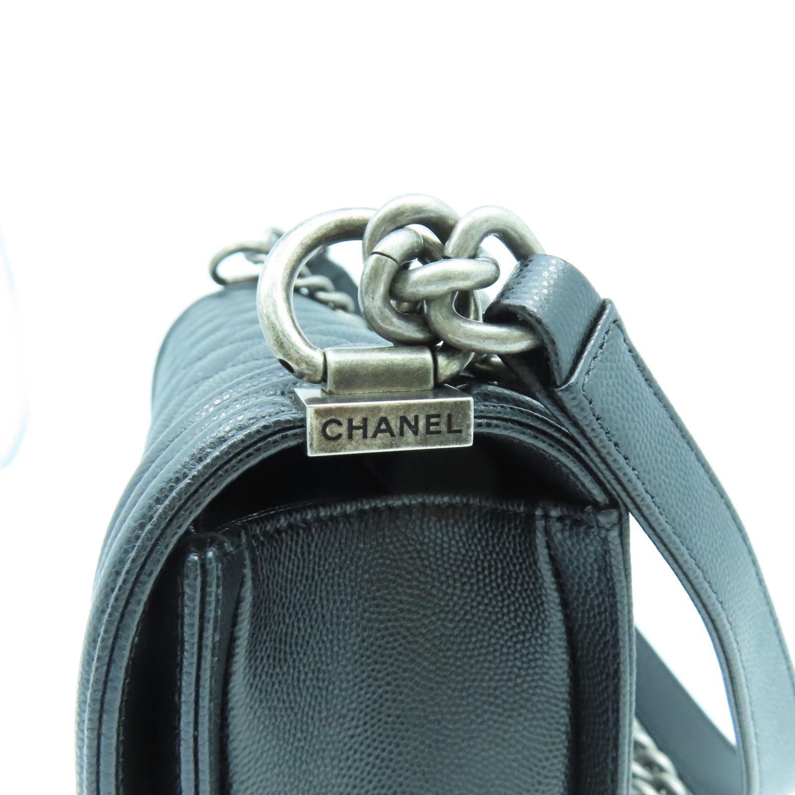 CHANEL 菱格Caviar皮革Chanel Boy 25cm銀扣鏈帶肩背袋黑色
