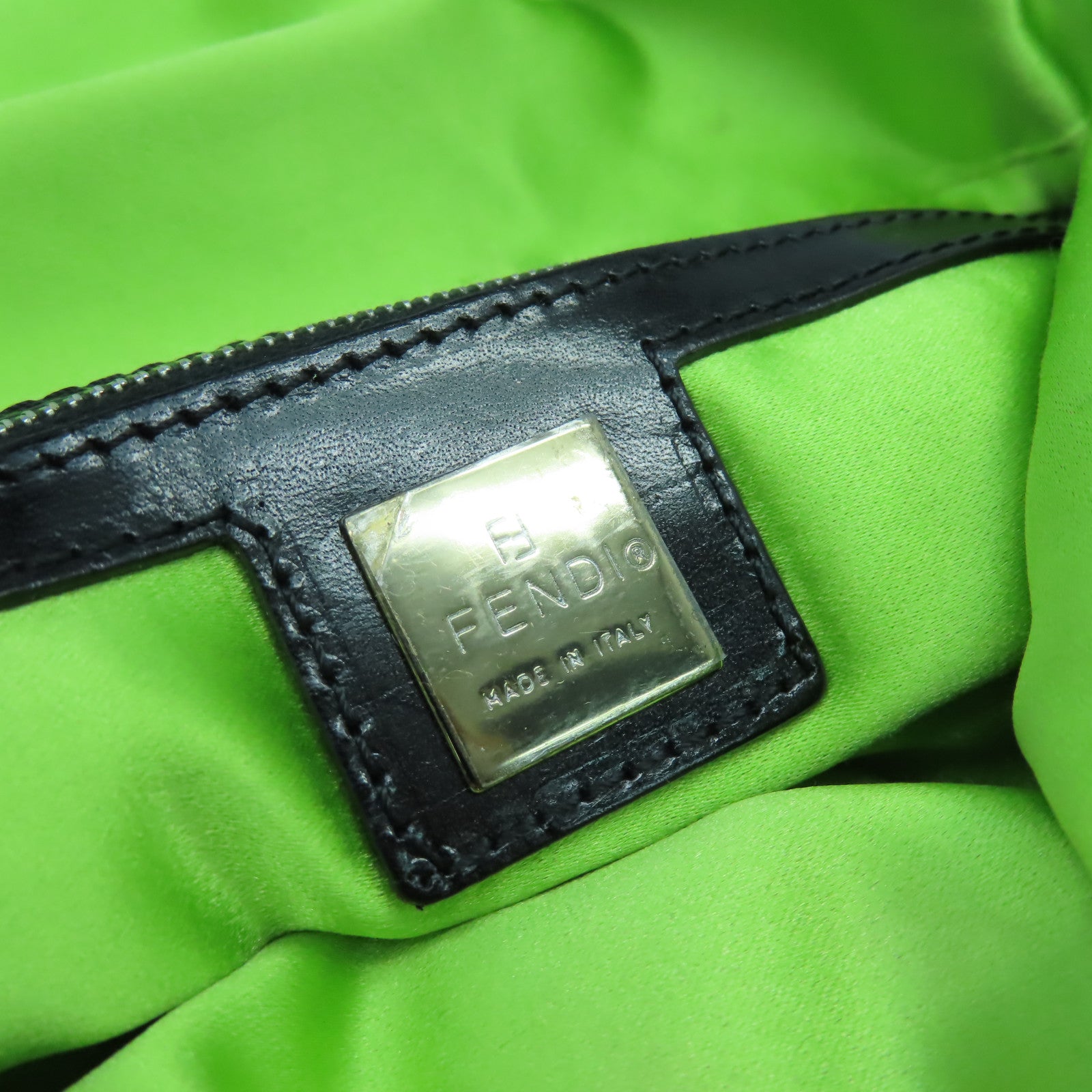 FENDI 帆布/珠子Shoulder Bag金扣/銀扣肩背袋黑色/綠色