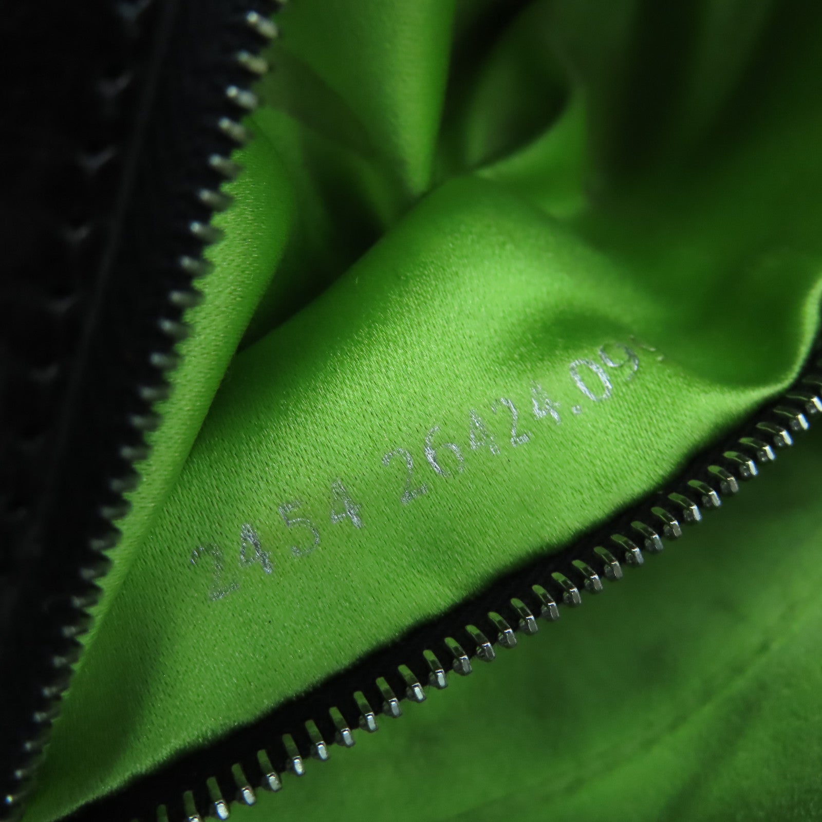 FENDI 帆布/珠子Shoulder Bag金扣/銀扣肩背袋黑色/綠色