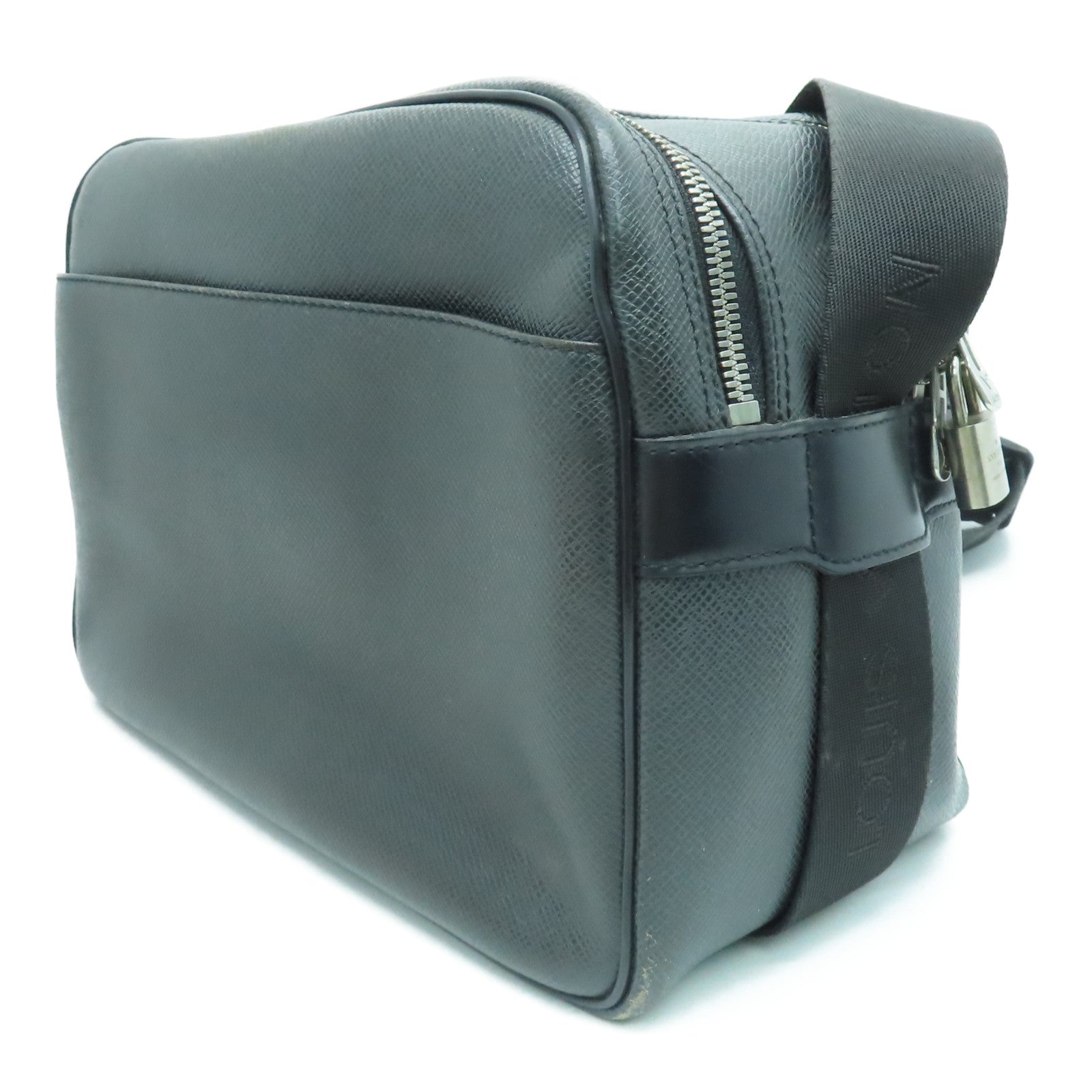 LOUIS VUITTON Taiga Reporter PM银扣肩背袋黑色