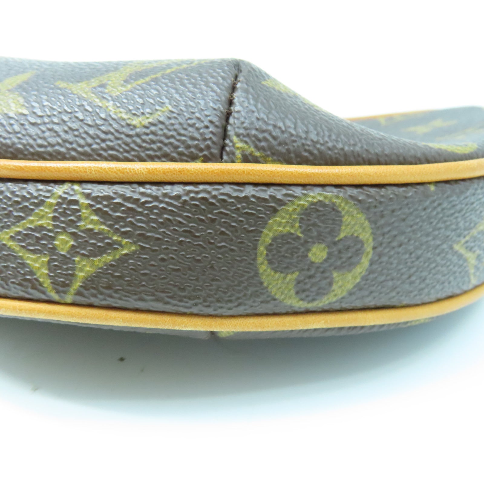 LOUIS VUITTON Monogram Croissant PM Hand Bag金扣手挽袋啡色