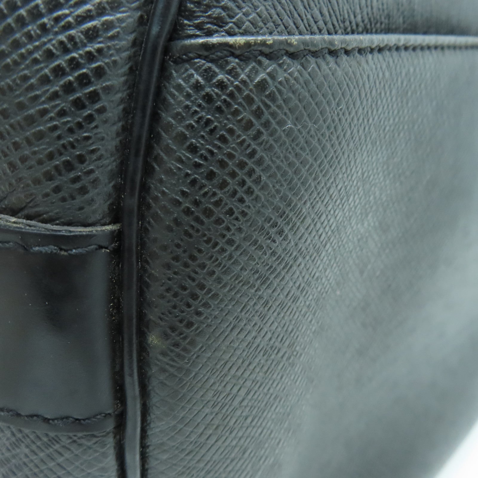 LOUIS VUITTON Taiga Reporter PM银扣肩背袋黑色