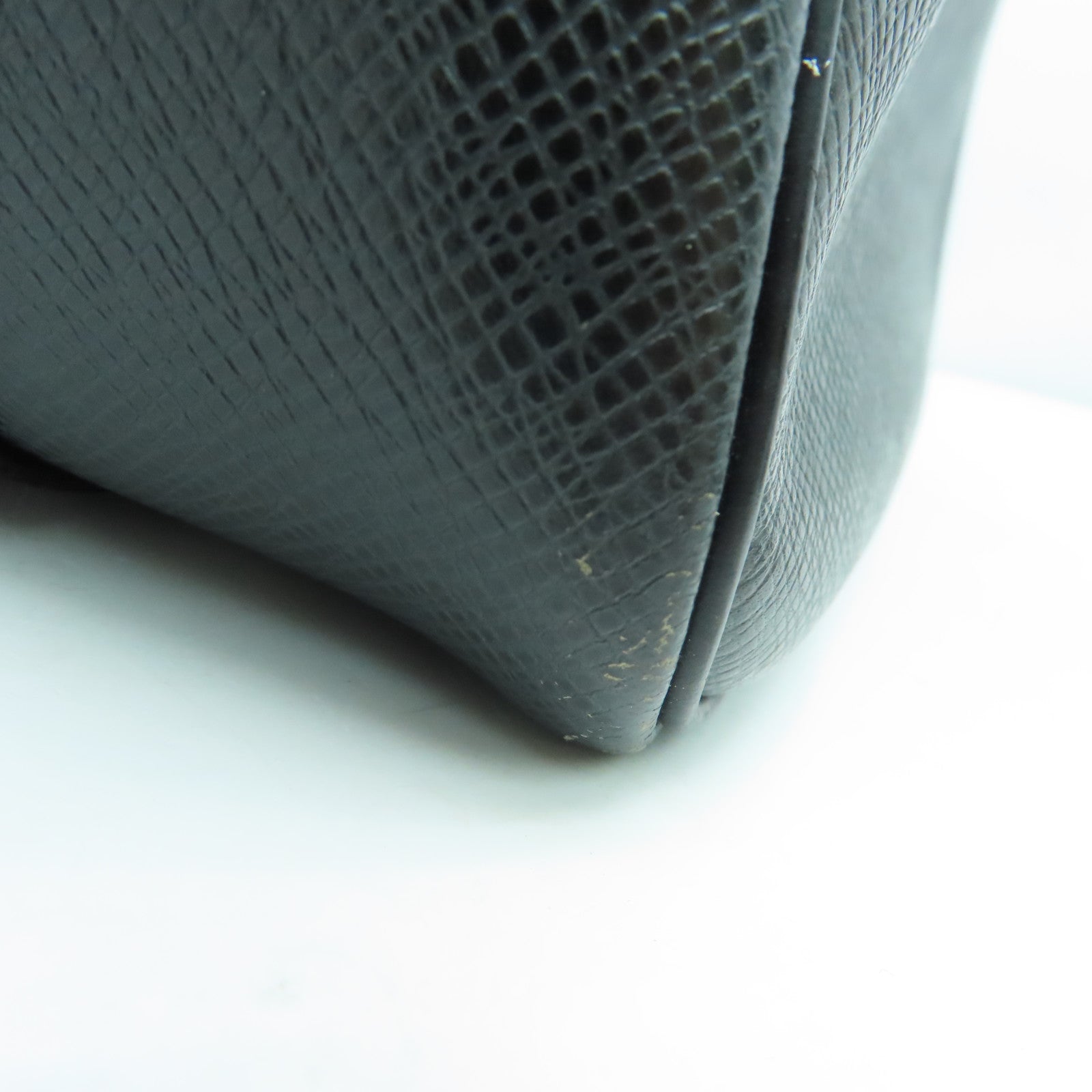 LOUIS VUITTON Taiga Reporter PM银扣肩背袋黑色