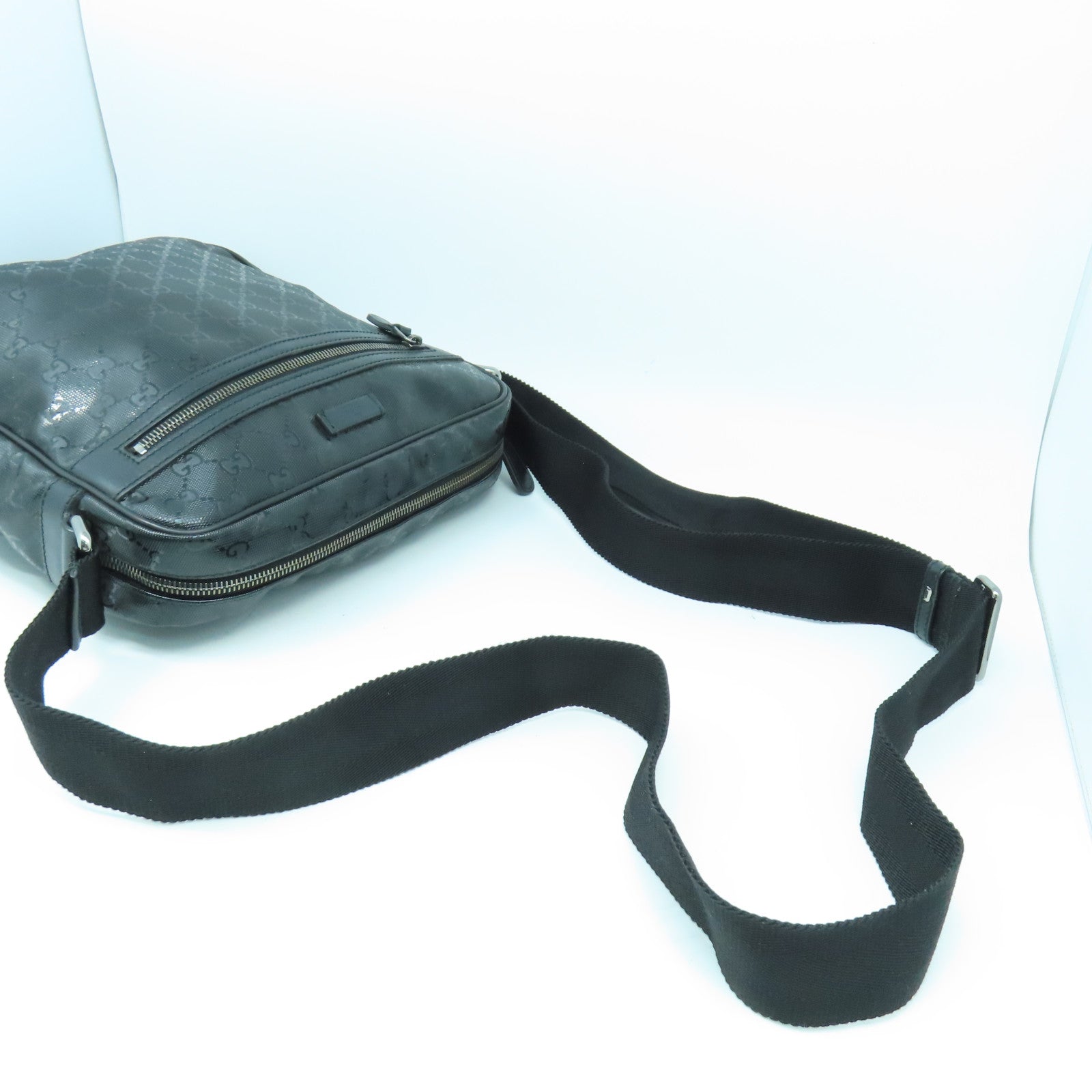 GUCCI 塗層帆布Shoulder Bag銀扣肩背袋黑色