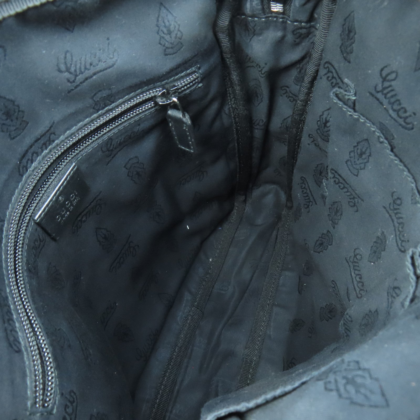 GUCCI 塗層帆布Shoulder Bag銀扣肩背袋黑色