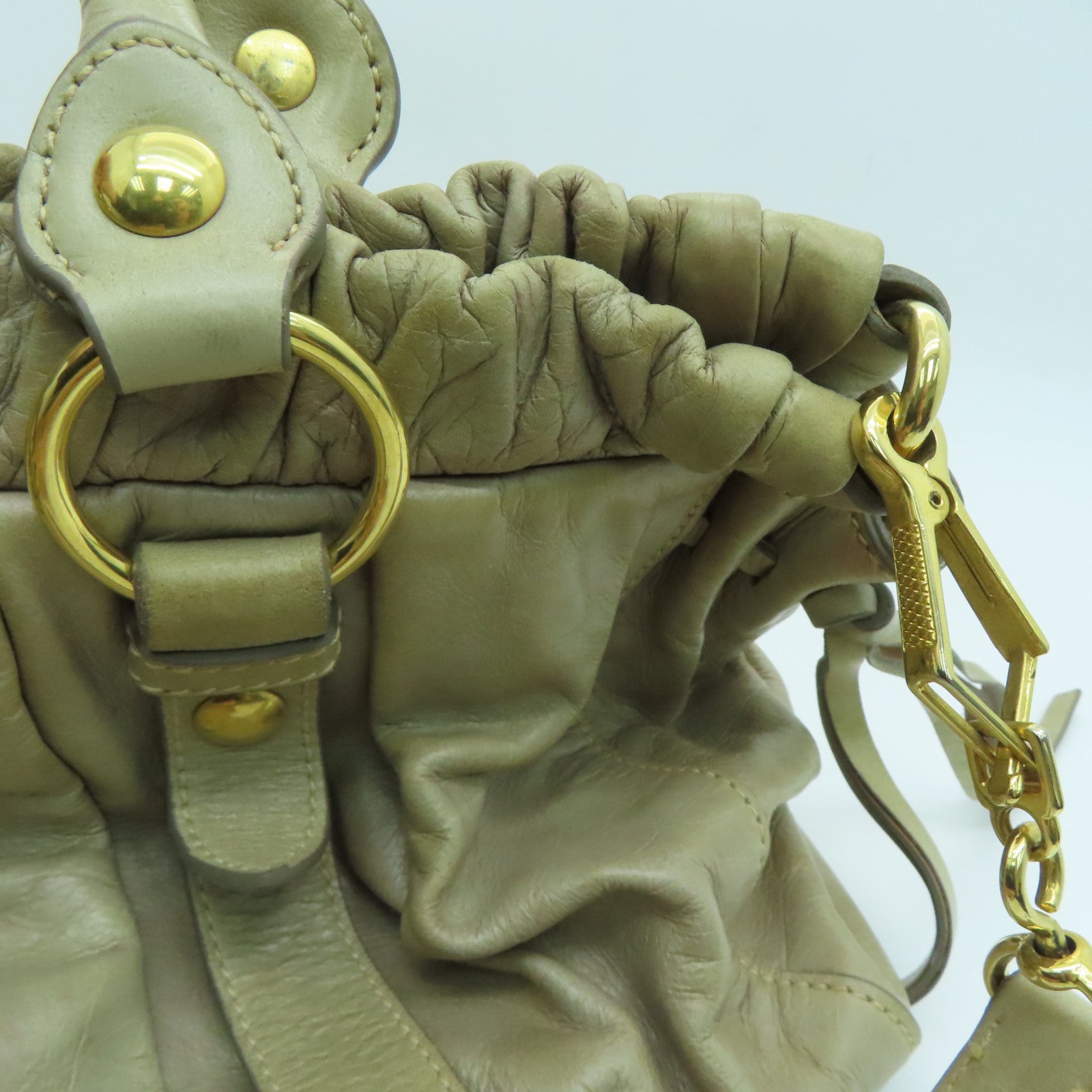 Miu Miu 牛皮皮革2 Way Shoulder金扣手挽肩背两用袋米色