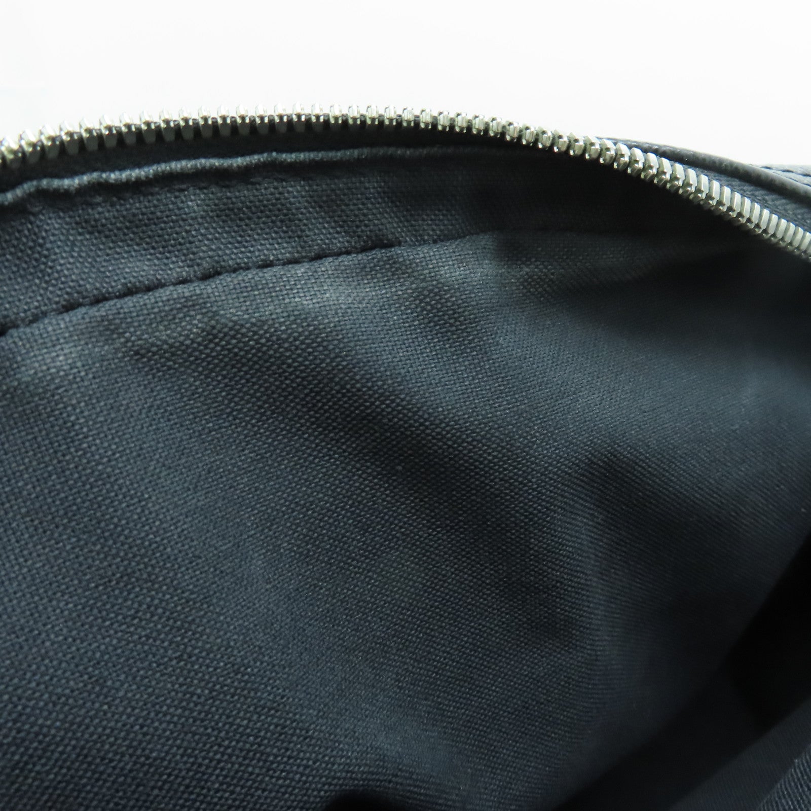 LOUIS VUITTON Taiga Reporter PM银扣肩背袋黑色