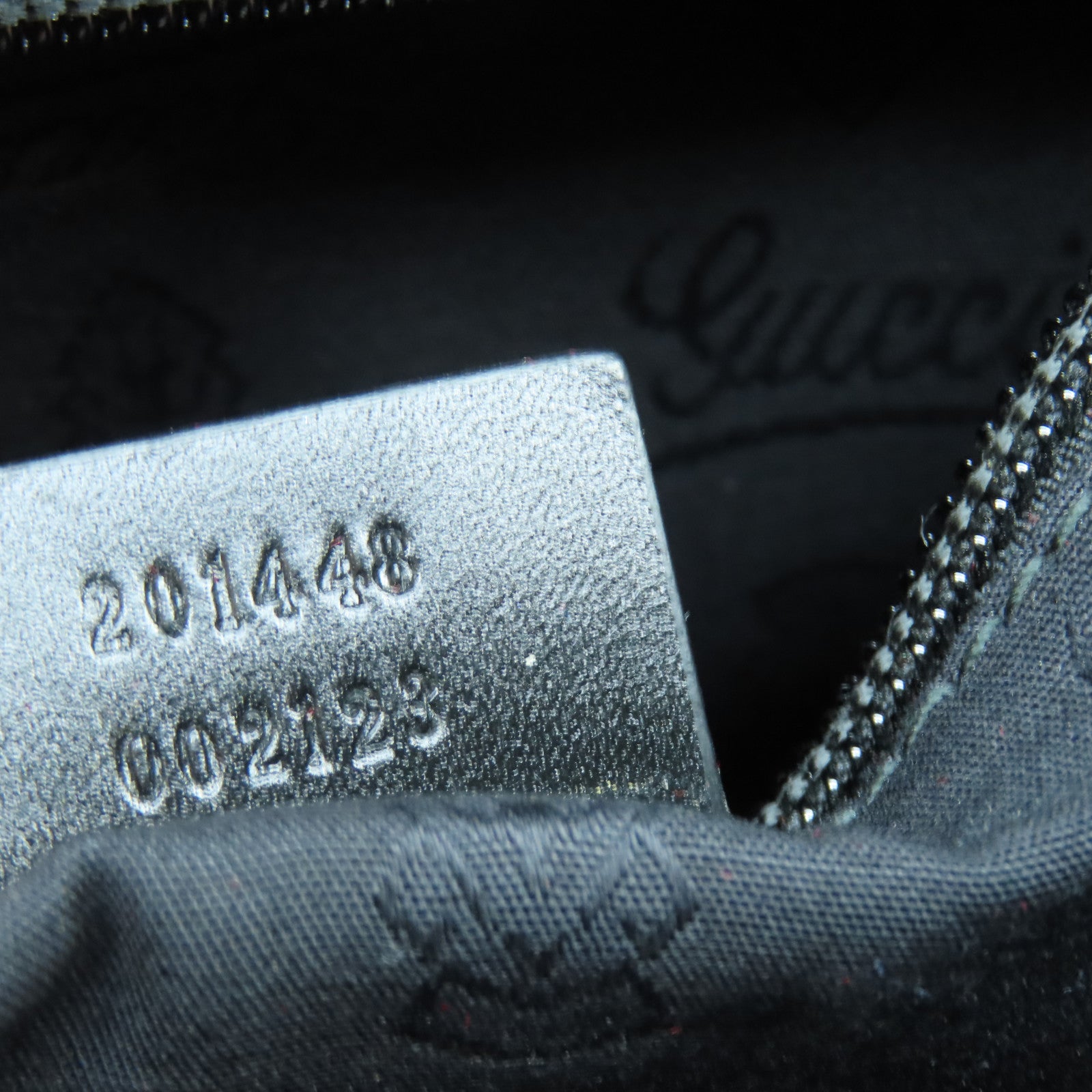 GUCCI 塗層帆布Shoulder Bag銀扣肩背袋黑色