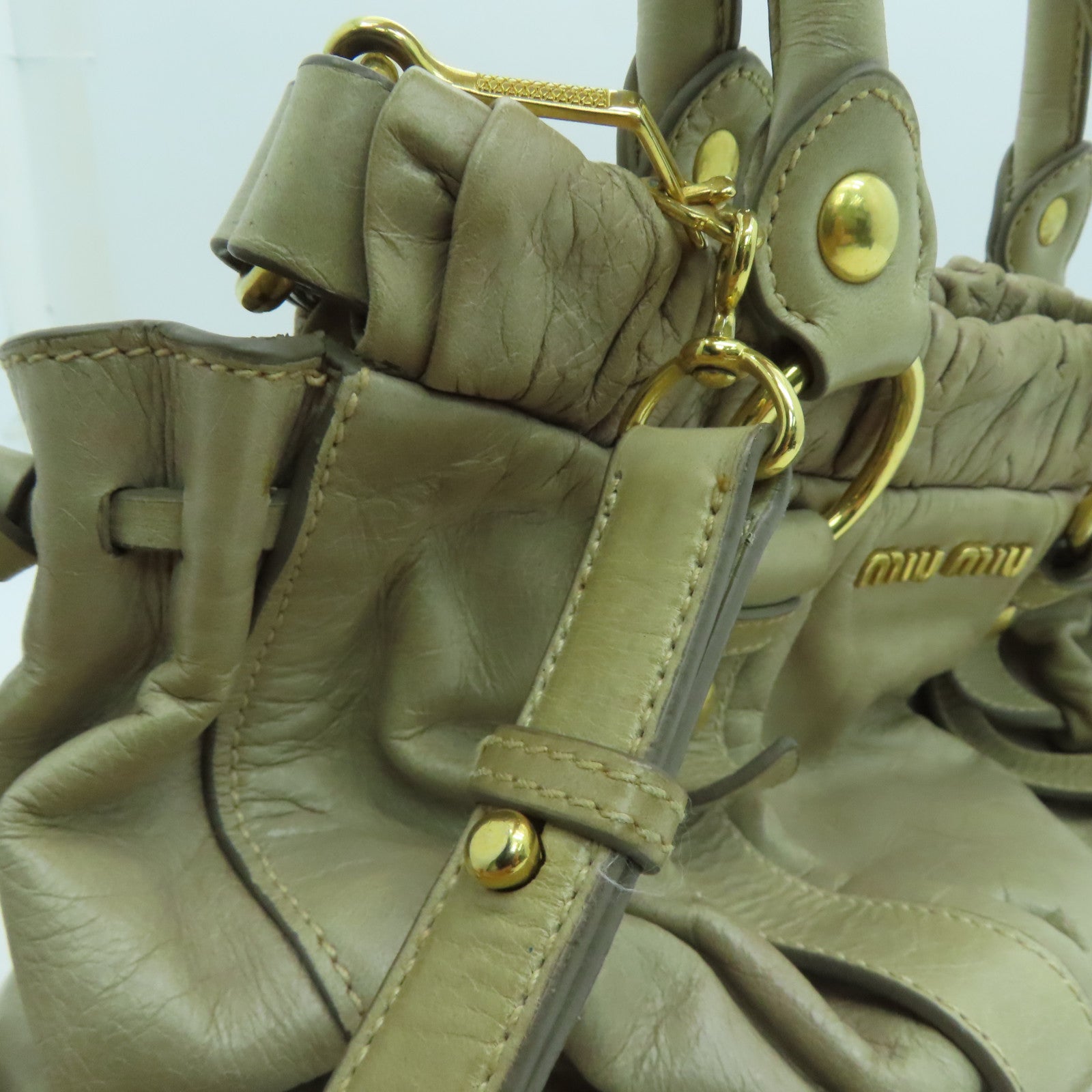 Miu Miu 牛皮皮革2 Way Shoulder金扣手挽肩背两用袋米色