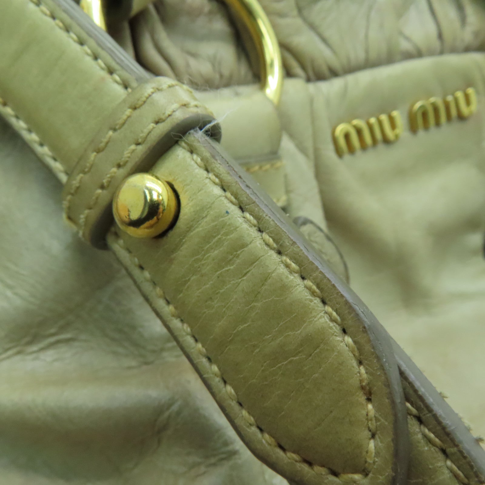 Miu Miu 牛皮皮革2 Way Shoulder金扣手挽肩背两用袋米色