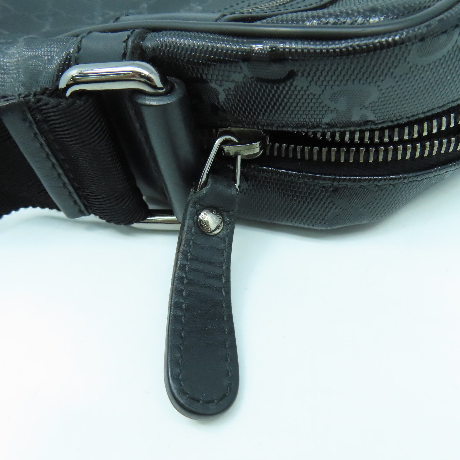 GUCCI 塗層帆布Shoulder Bag銀扣肩背袋黑色