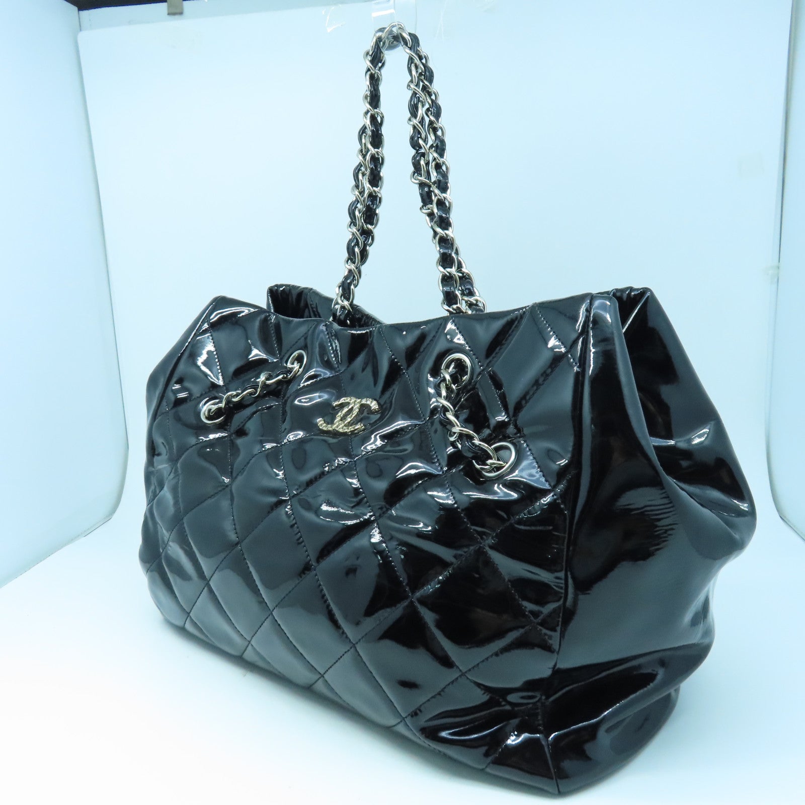 CHANEL 菱格漆皮皮革Shoulder Bag銀扣鏈帶肩背袋黑色