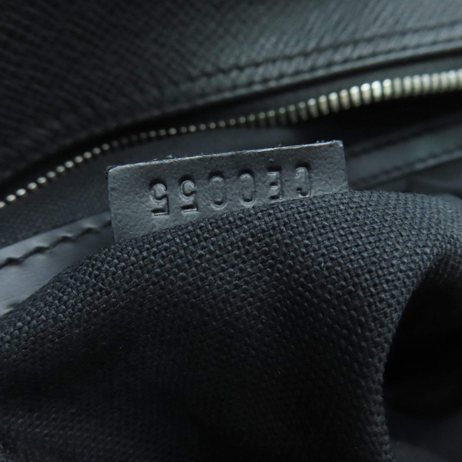 LOUIS VUITTON Taiga Reporter PM银扣肩背袋黑色