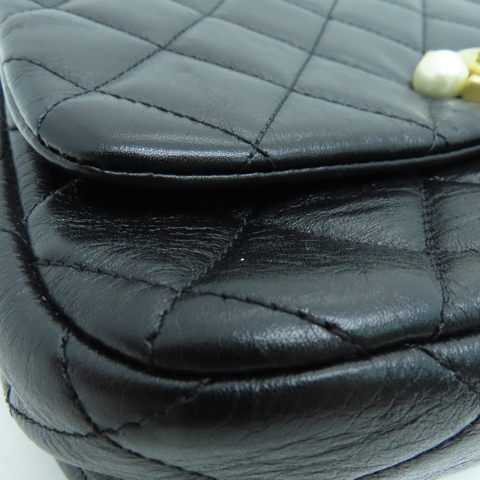 CHANEL 菱格牛皮皮革Chain Shoulder金扣链带肩背袋黑色