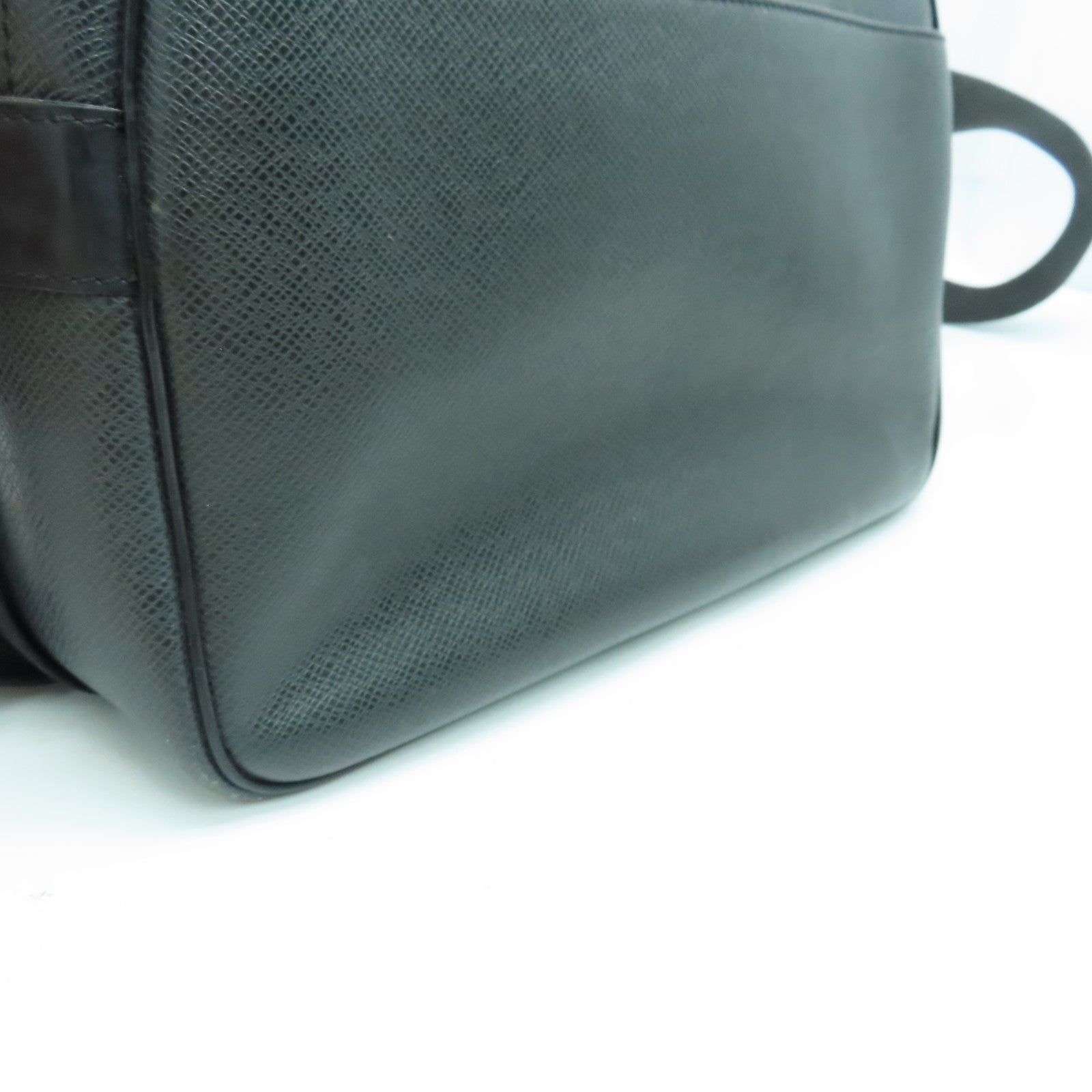 LOUIS VUITTON Taiga Reporter PM银扣肩背袋黑色