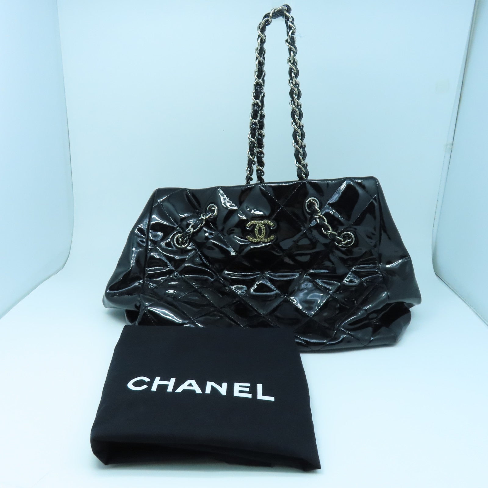 CHANEL 菱格漆皮皮革Shoulder Bag銀扣鏈帶肩背袋黑色