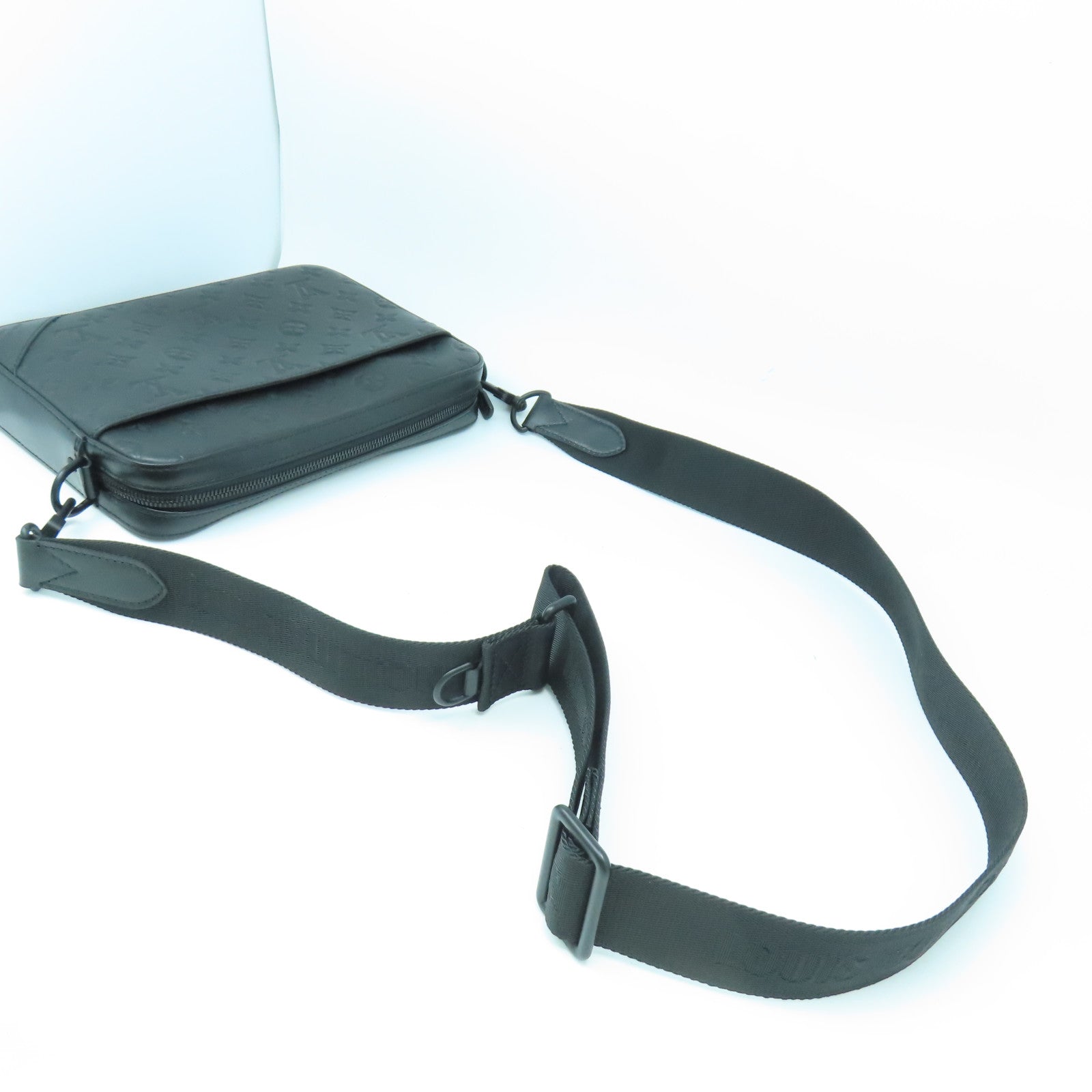 LOUIS VUITTON Monogram Shadow Duo Messenger黑扣肩背袋黑色
