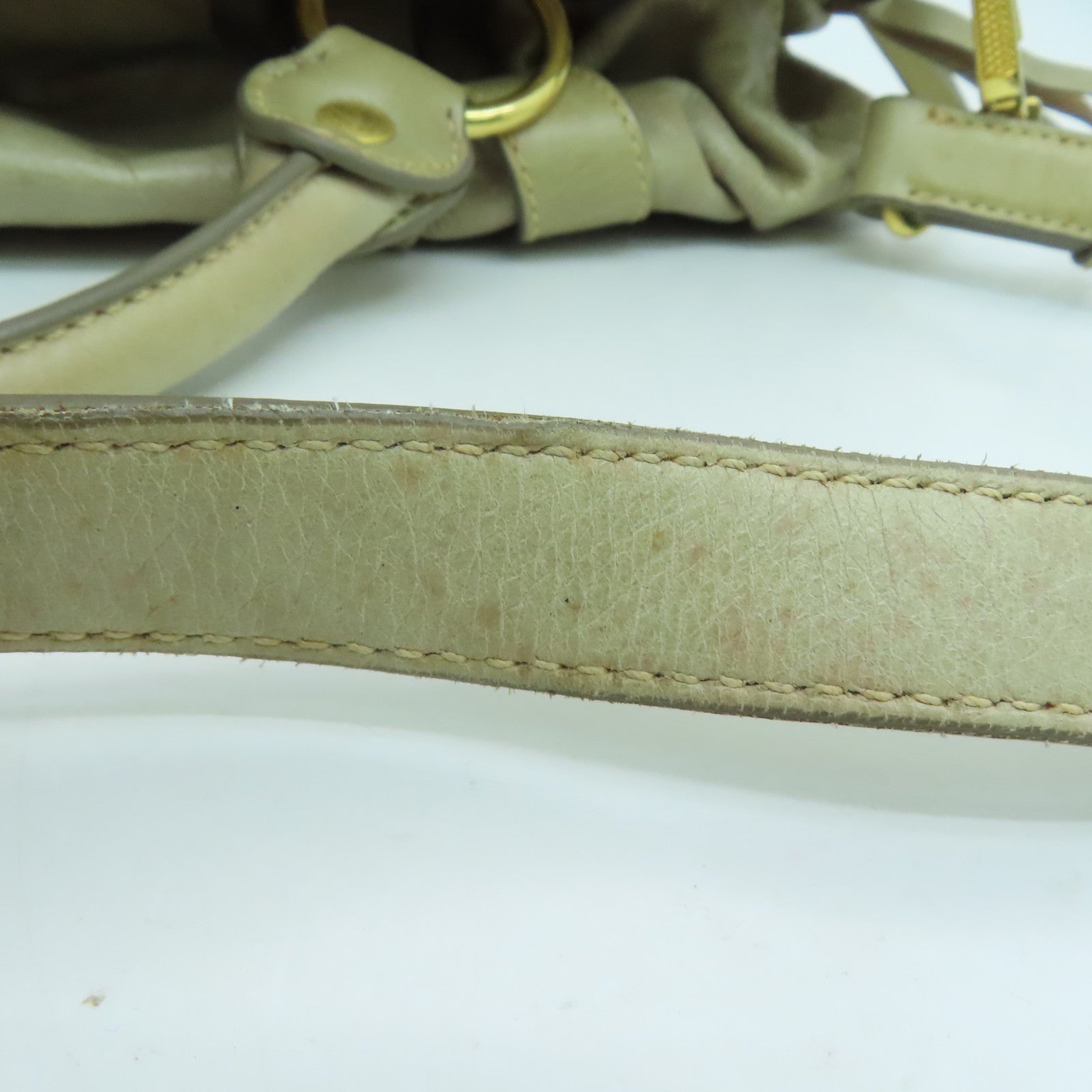 Miu Miu 牛皮皮革2 Way Shoulder金扣手挽肩背两用袋米色