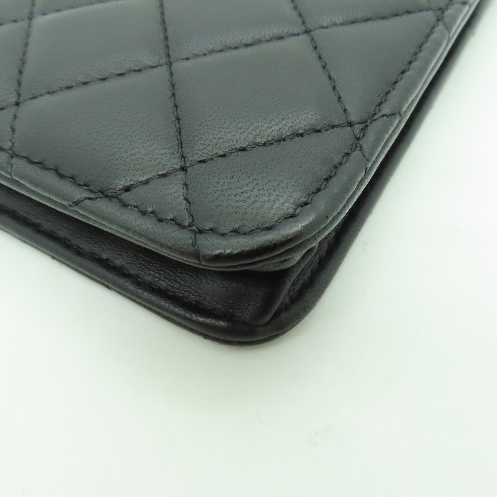 CHANEL 菱格羊皮皮革Chain Shoulder金扣鏈帶手機袋黑色